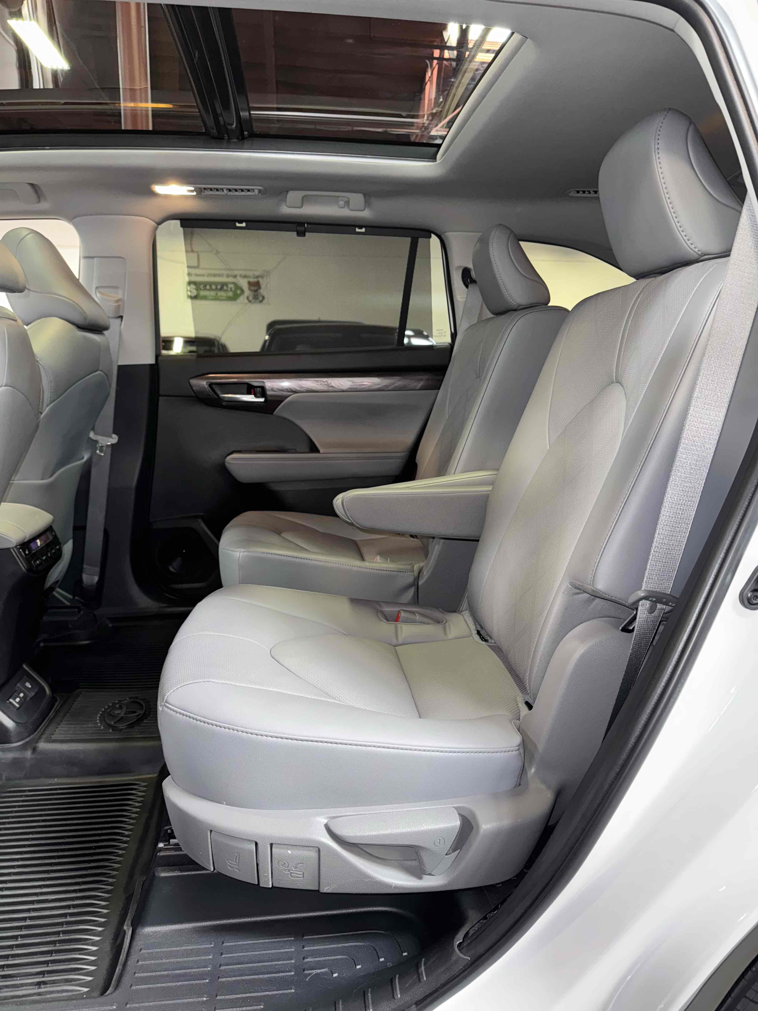 2023 Toyota Highlander Platinum - Photo 42