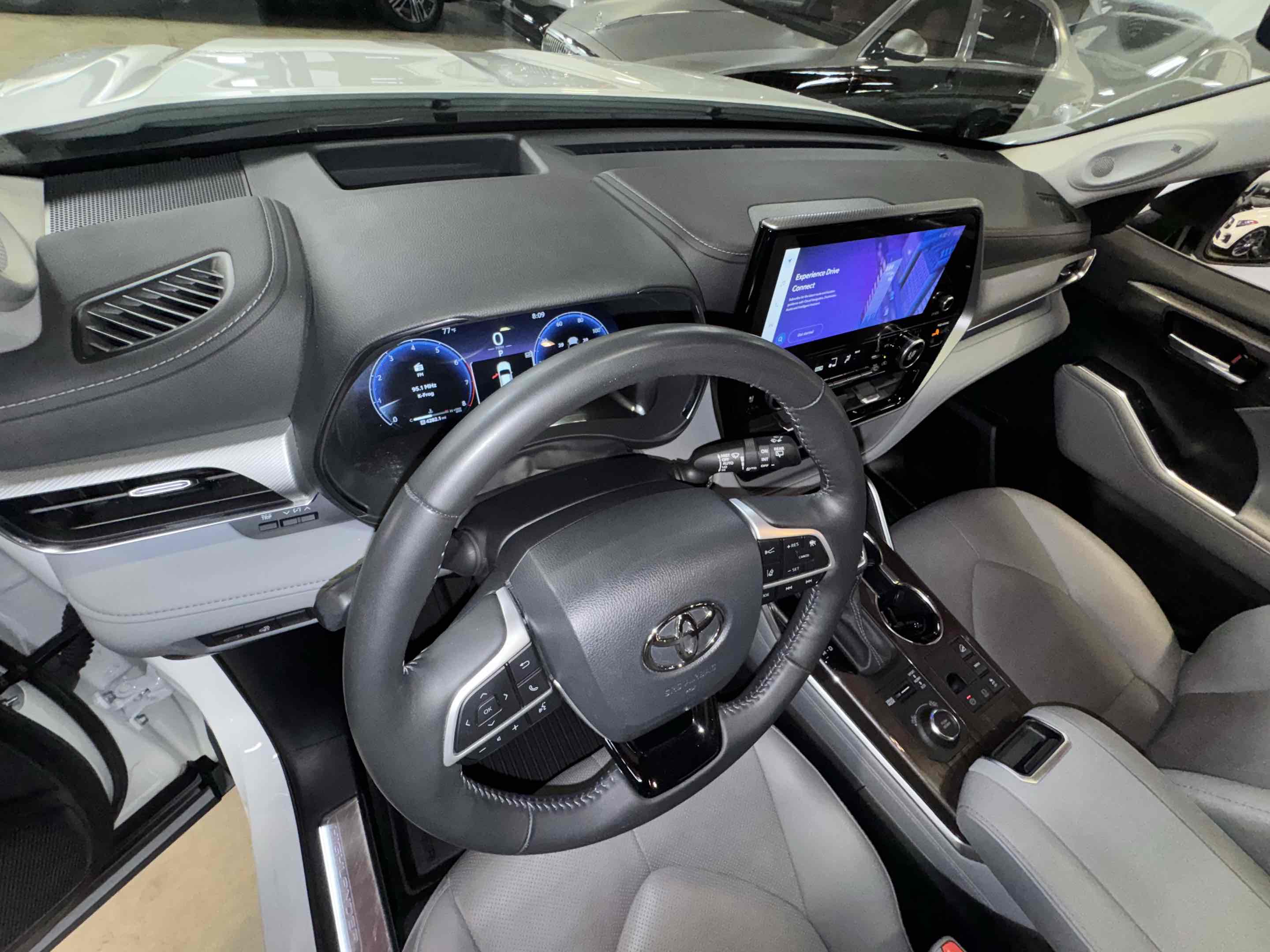 2023 Toyota Highlander Platinum - Photo 46