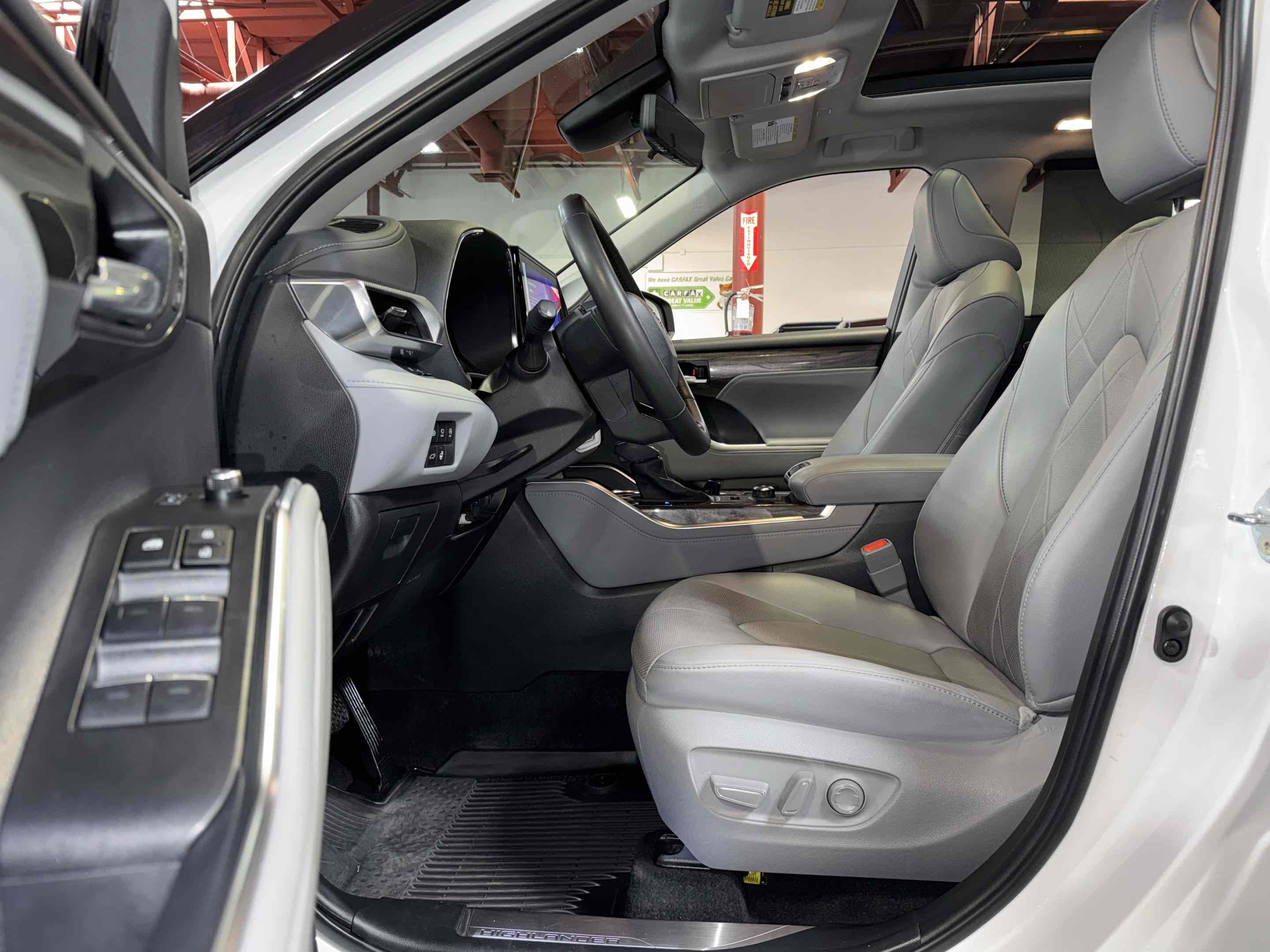 2023 Toyota Highlander Platinum - Photo 6