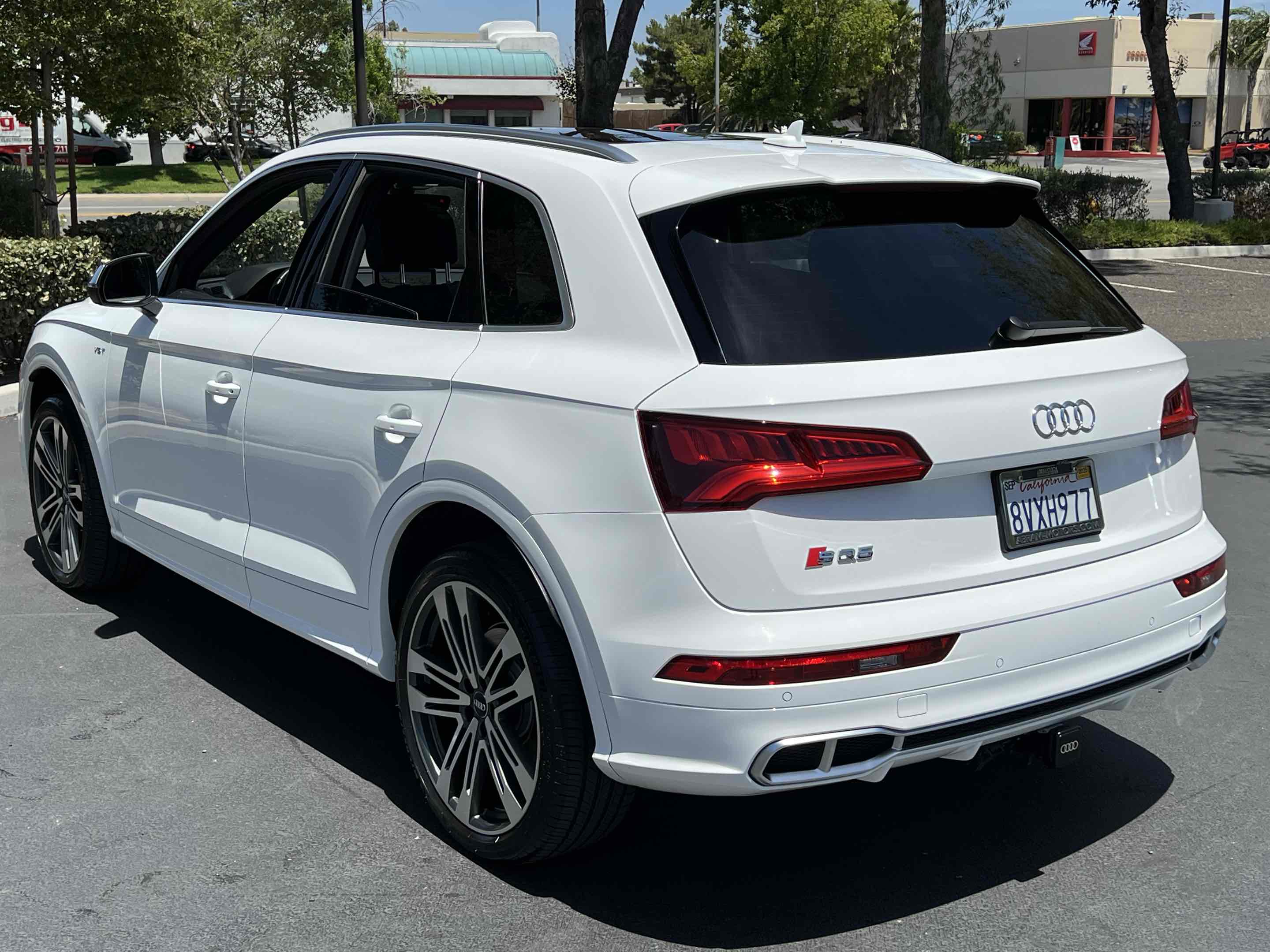 2018 Audi SQ5 Prestige photo 2