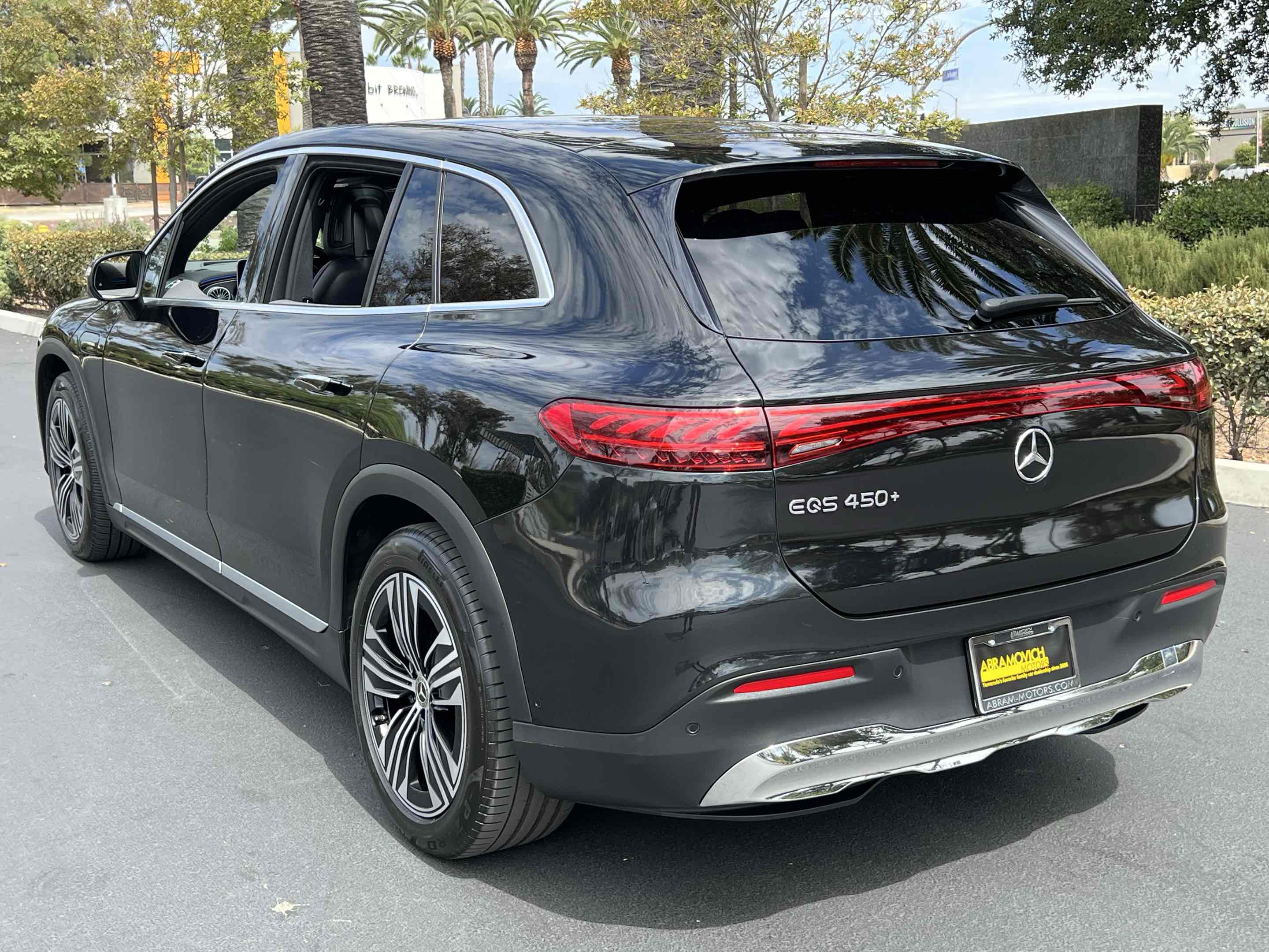 2023 Mercedes Benz EQS SUV 450 photo 2