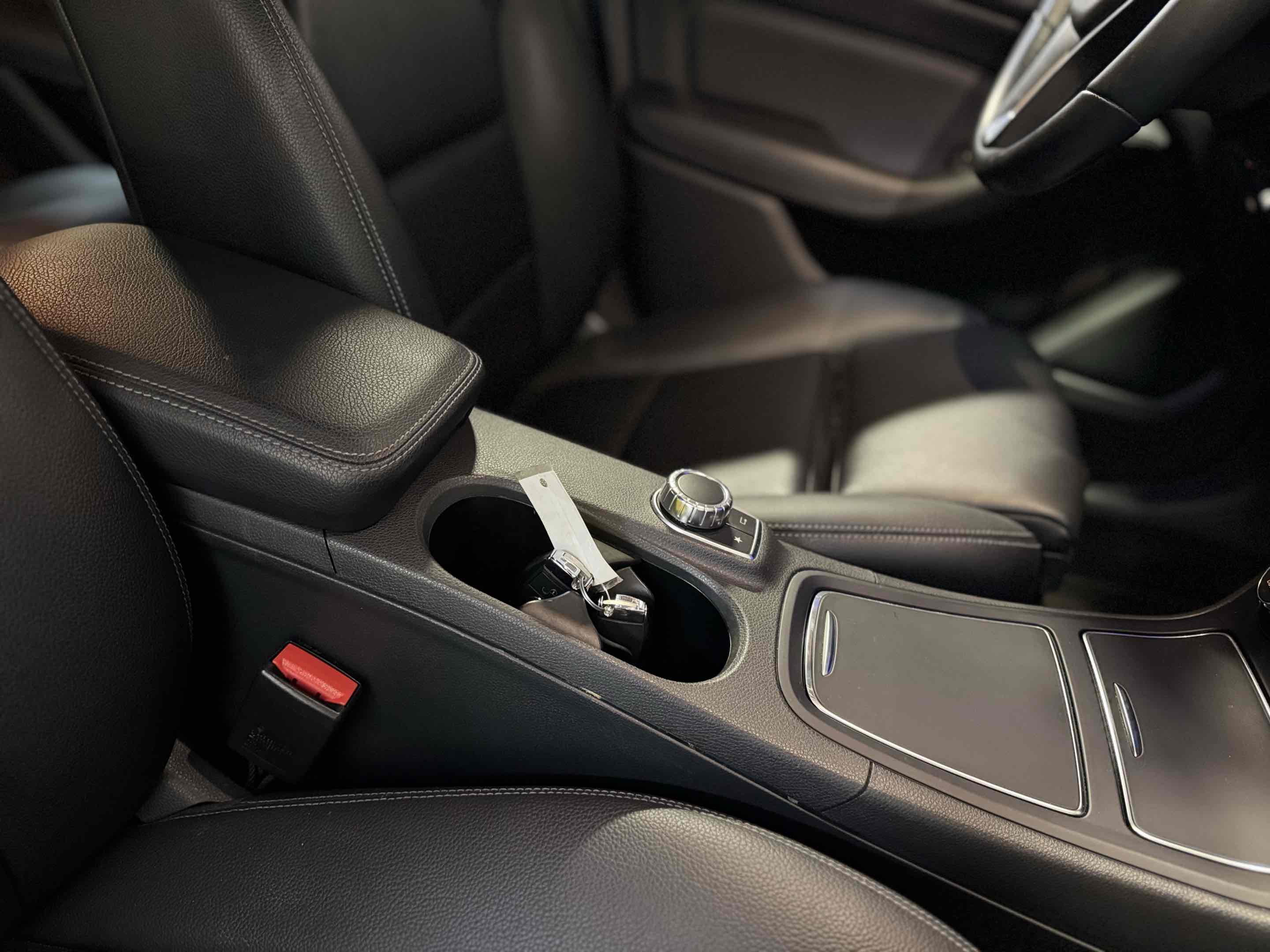 2016 Mercedes Benz B photo 39