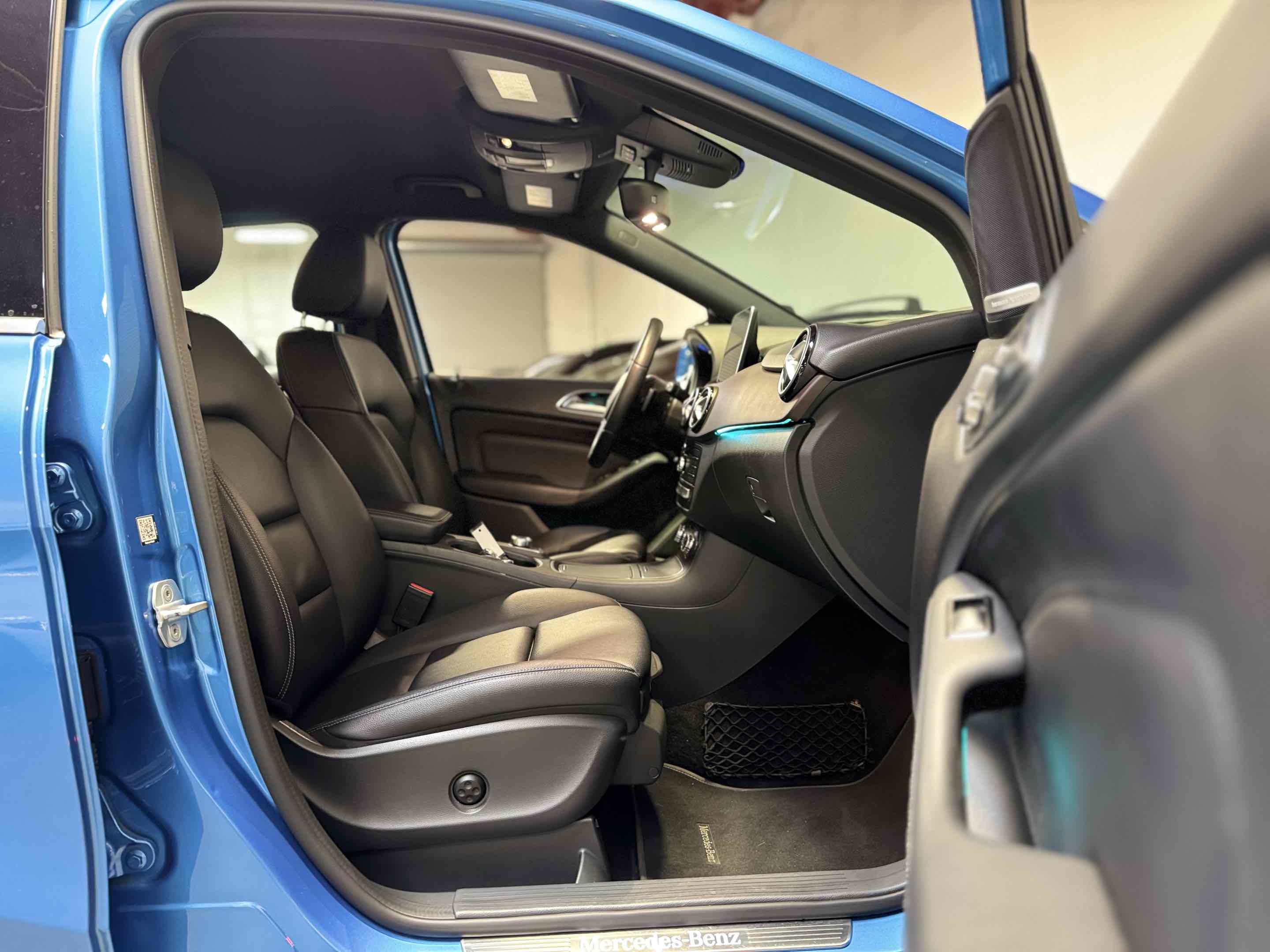 2016 Mercedes Benz B photo 44