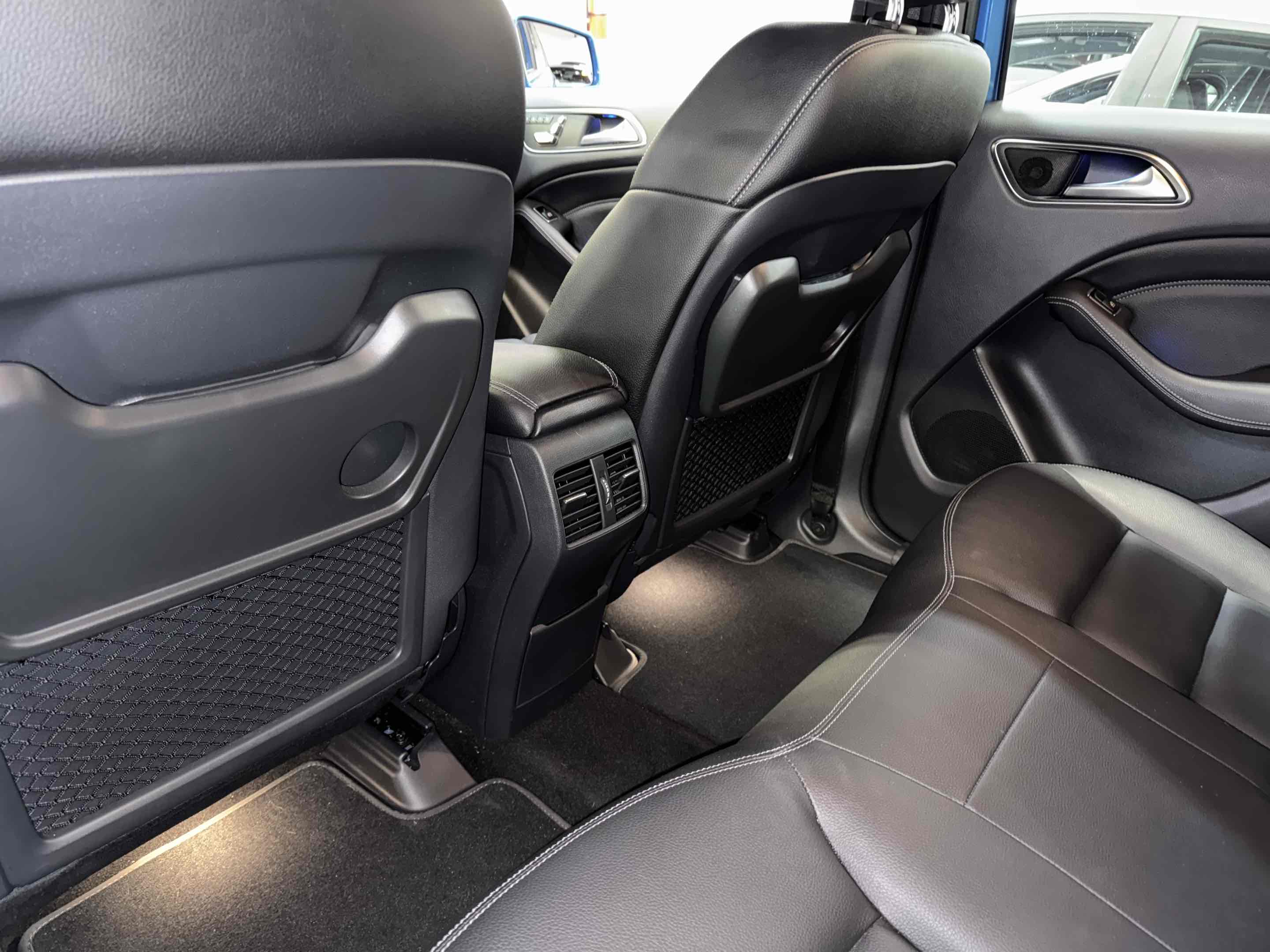 2016 Mercedes Benz B photo 35