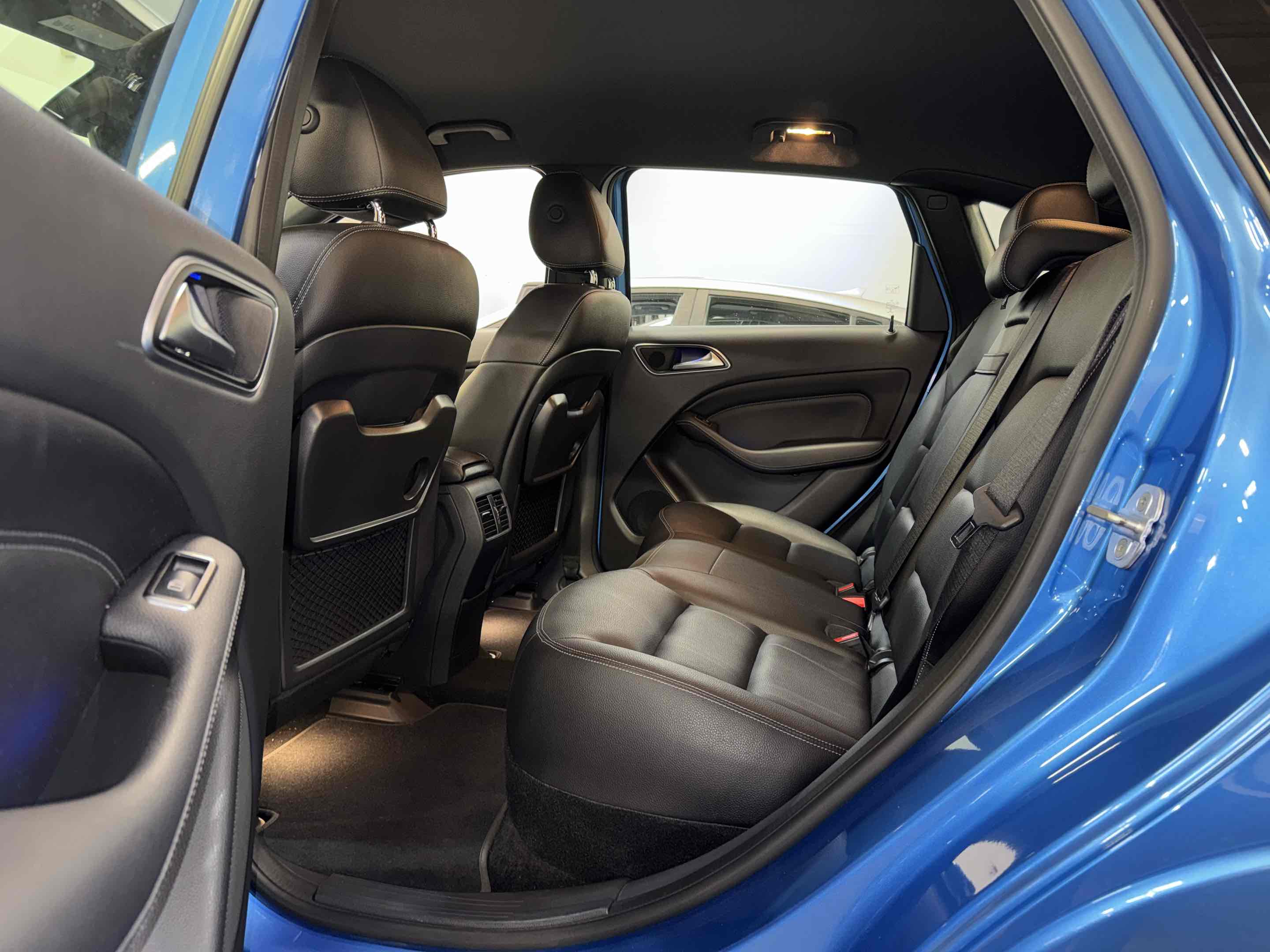2016 Mercedes Benz B photo 7