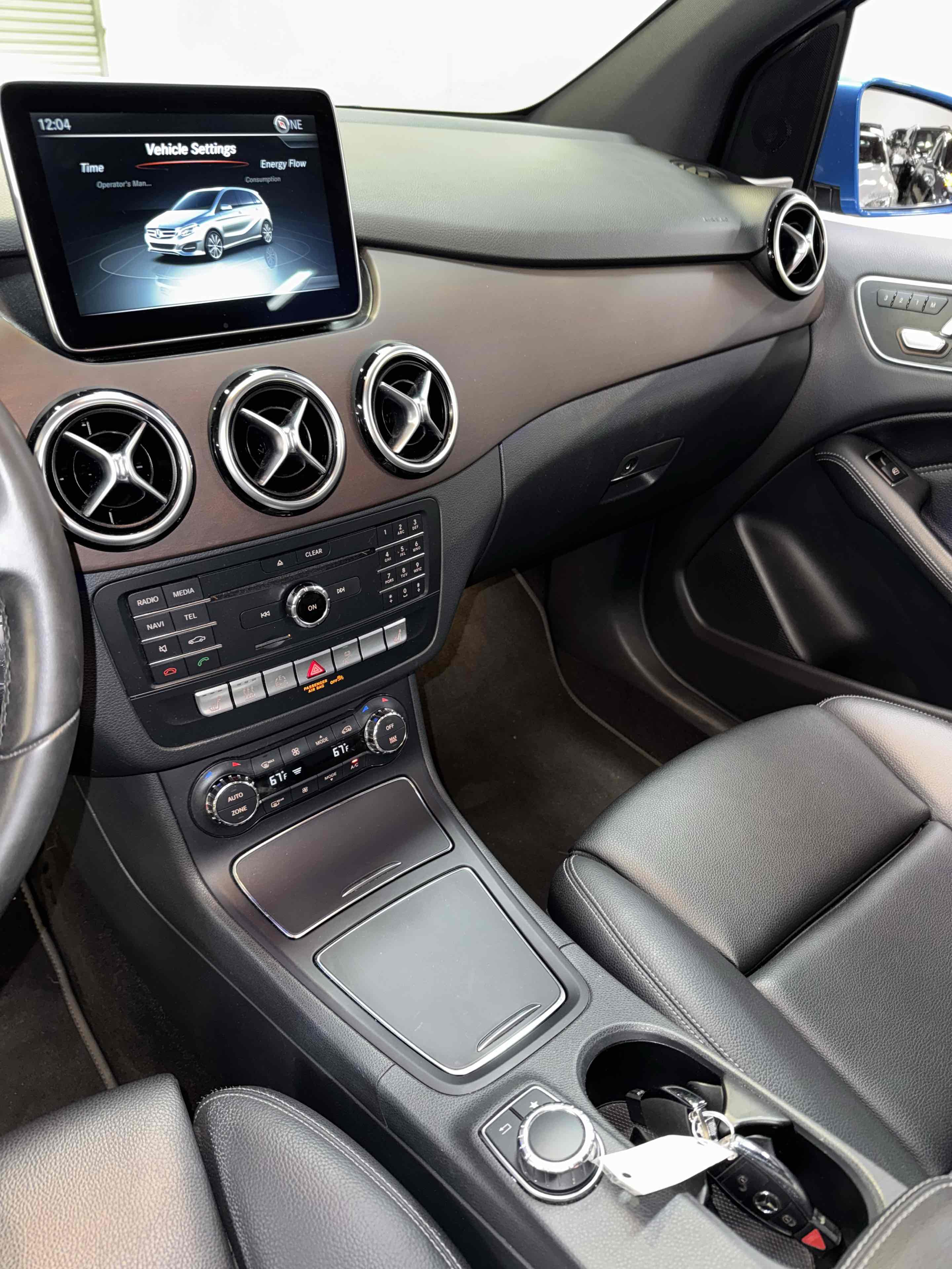 2016 Mercedes Benz B photo 40