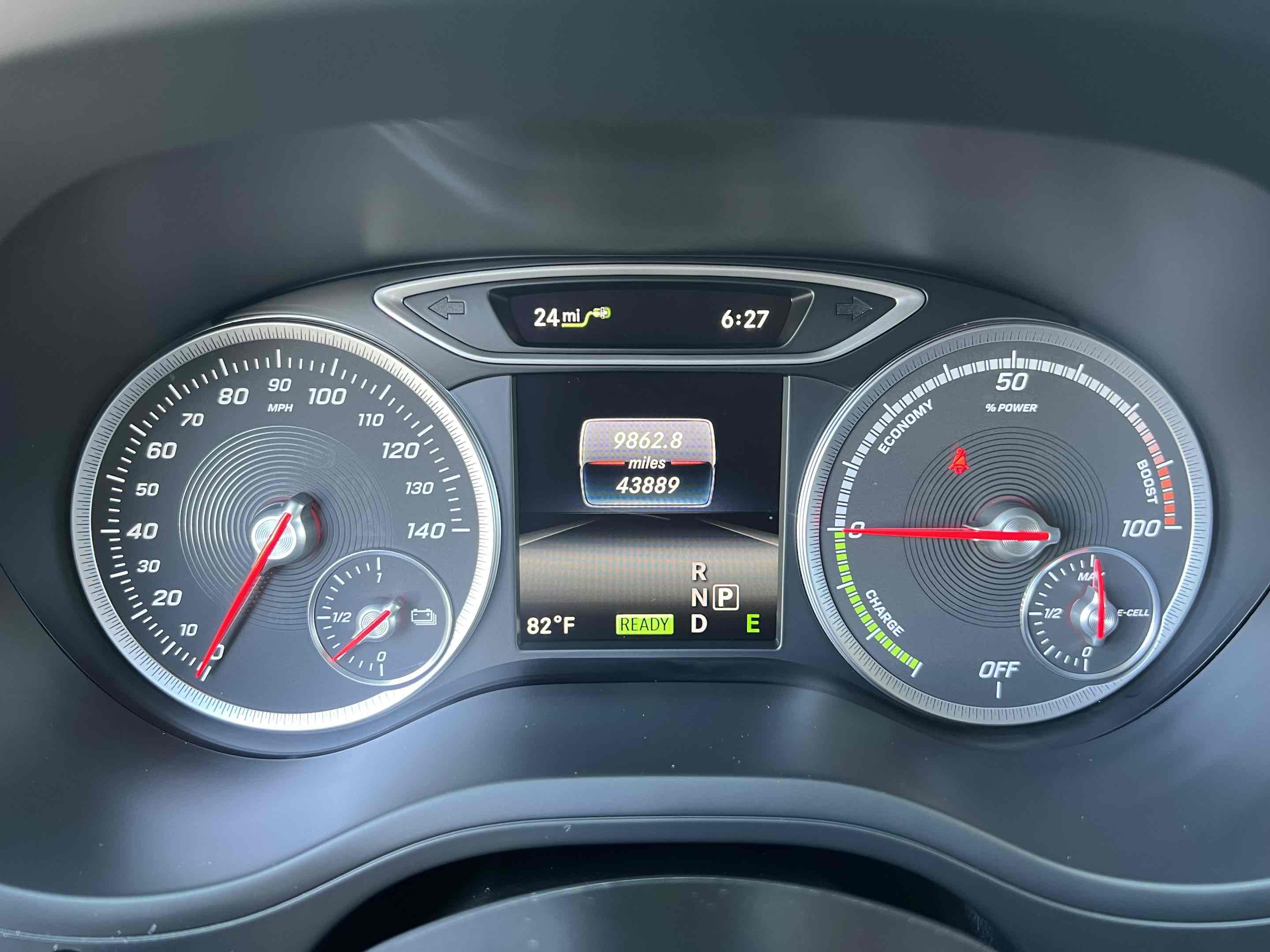 2016 Mercedes Benz B photo 34