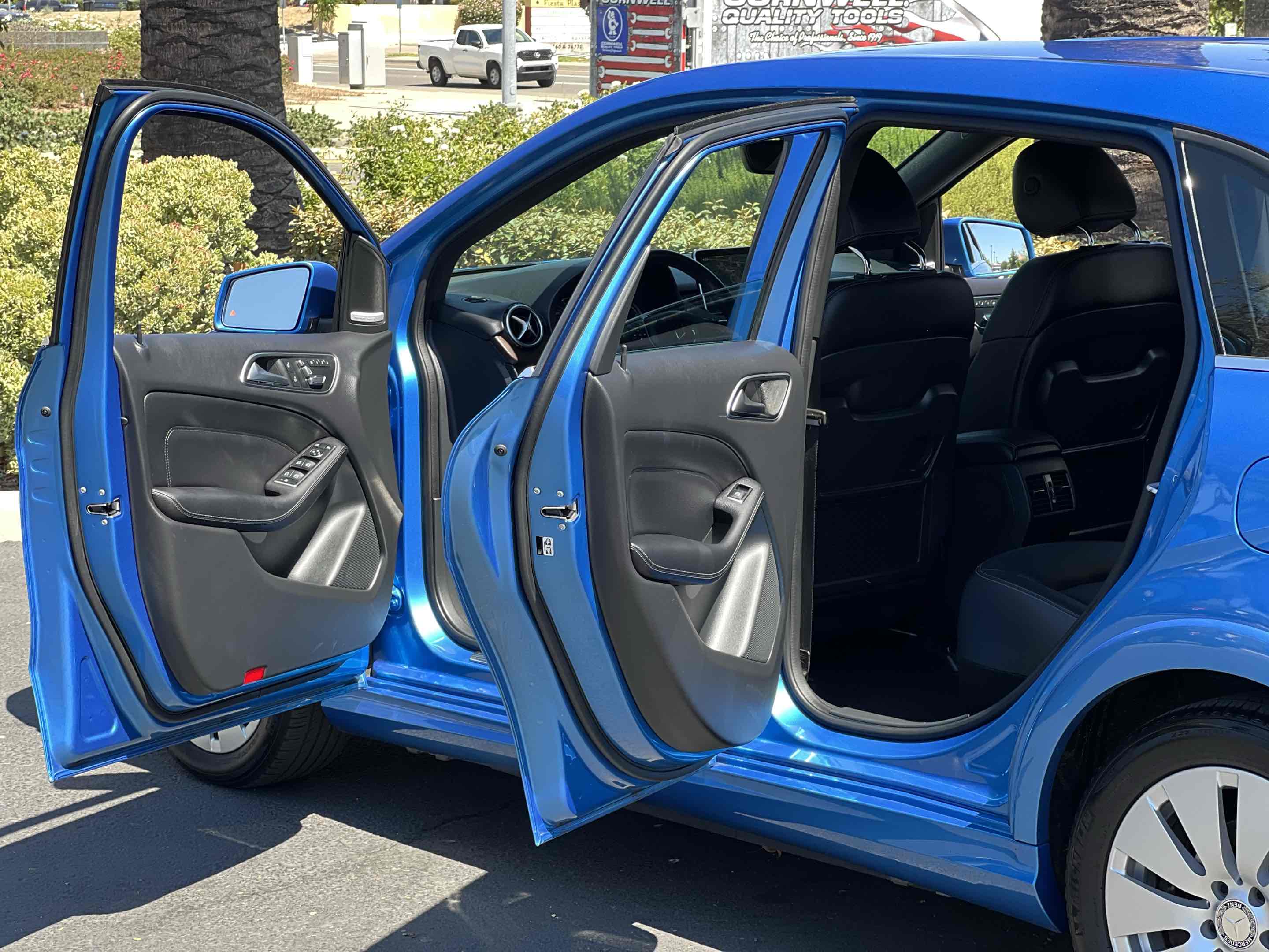 2016 Mercedes Benz B photo 51