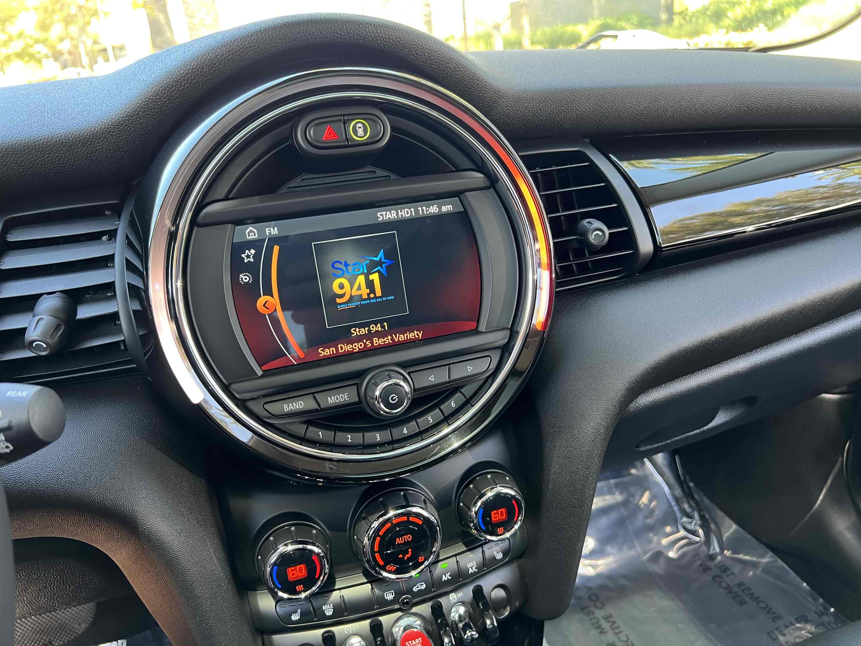 2021 Mini Cooper 2 Door Hardtop Signature photo 5