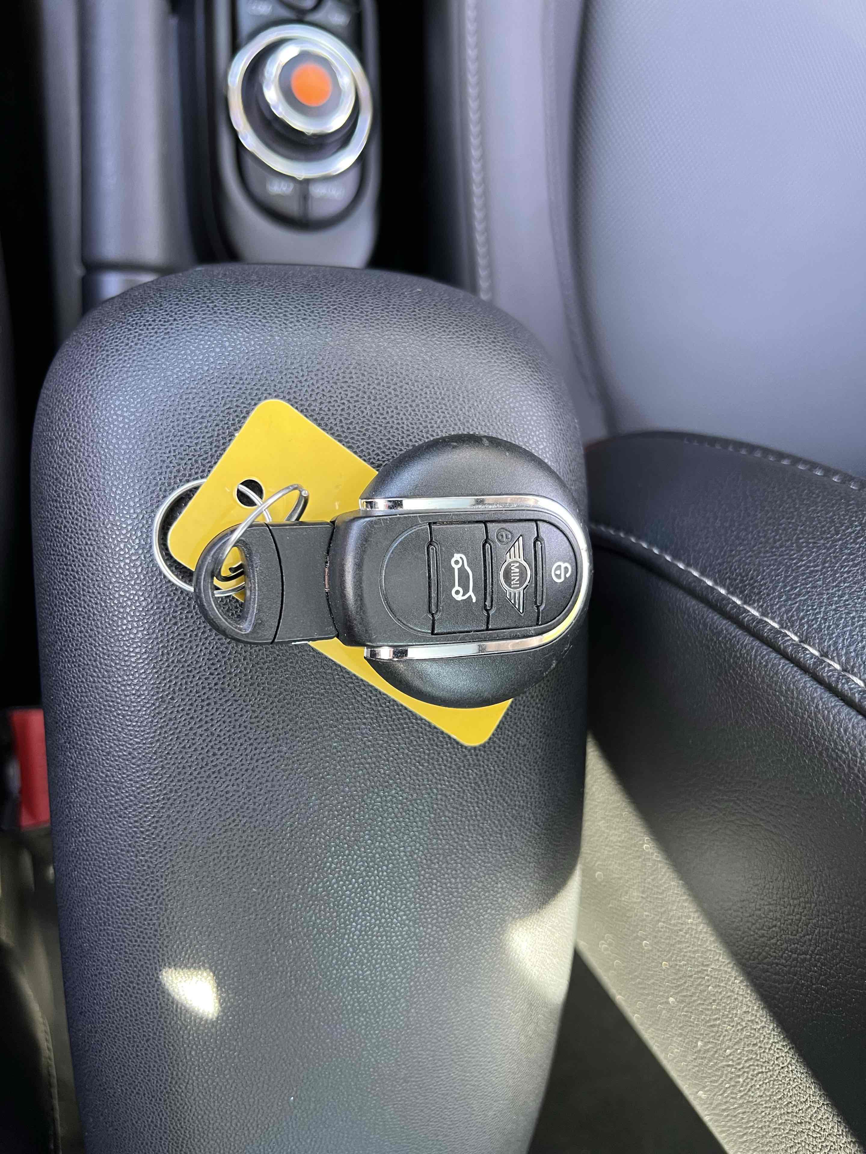 2021 Mini Cooper 2 Door Hardtop Signature photo 8