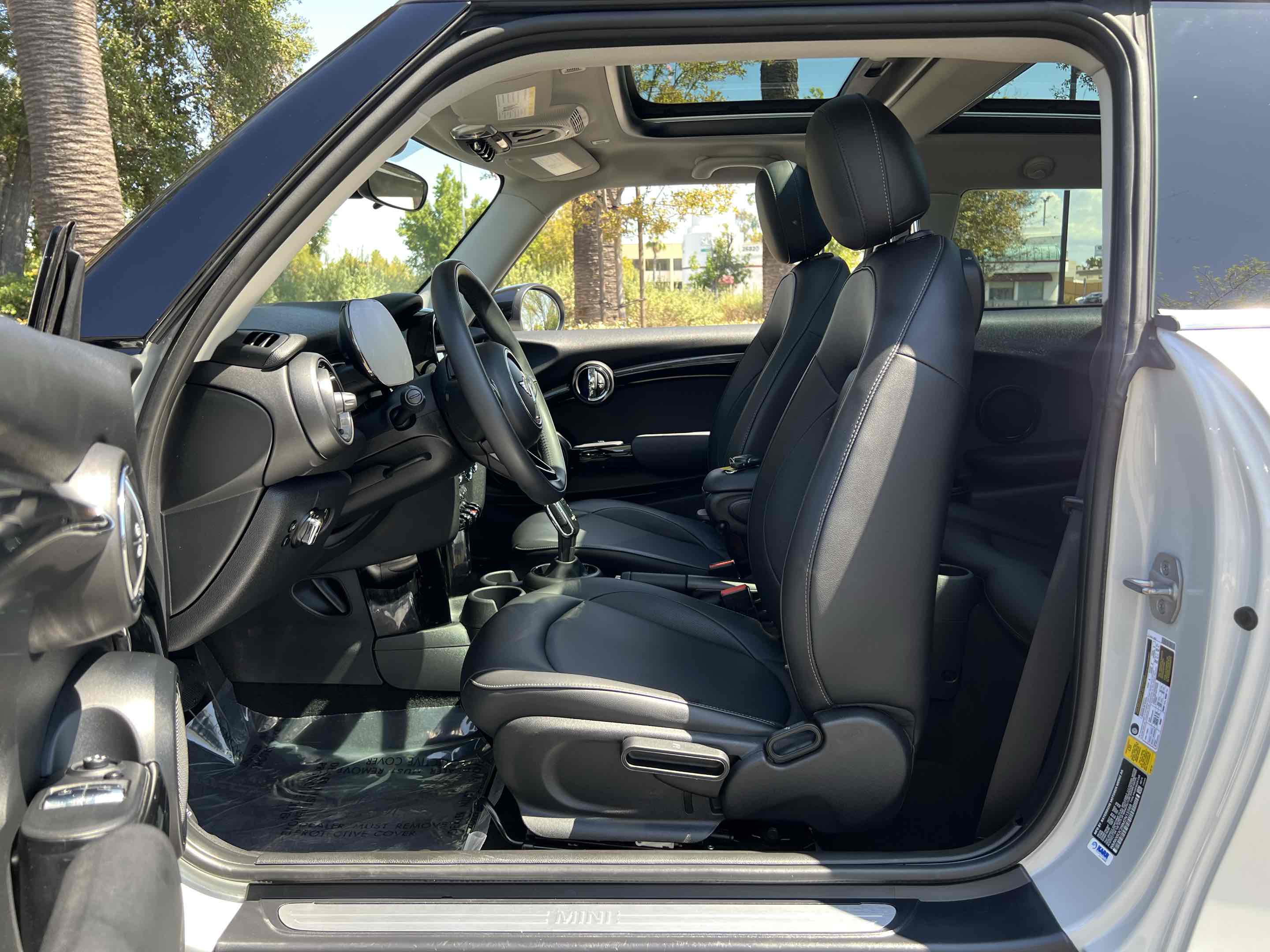 2021 Mini Cooper 2 Door Hardtop Signature photo 10