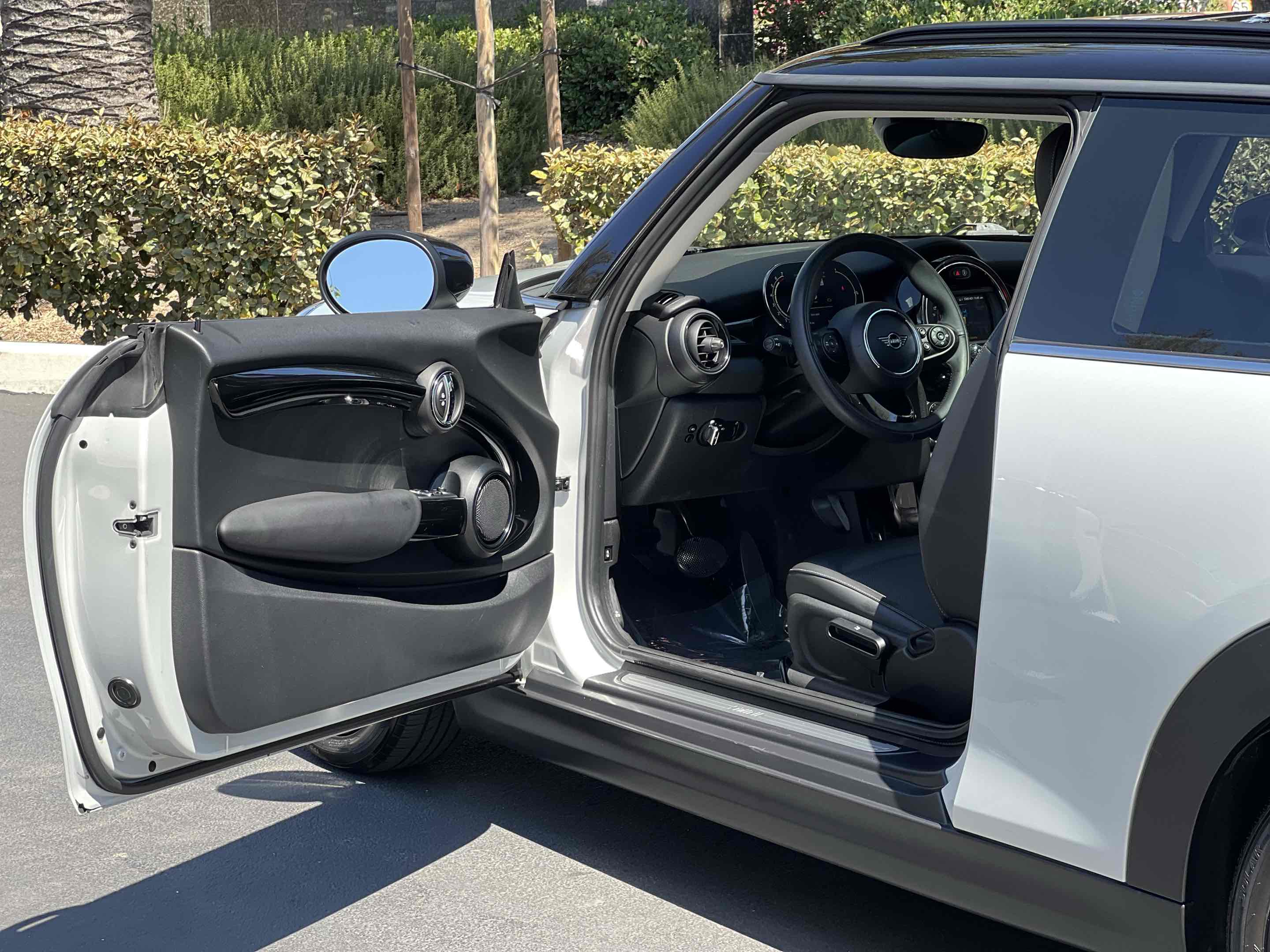 2021 Mini Cooper 2 Door Hardtop Signature photo 11