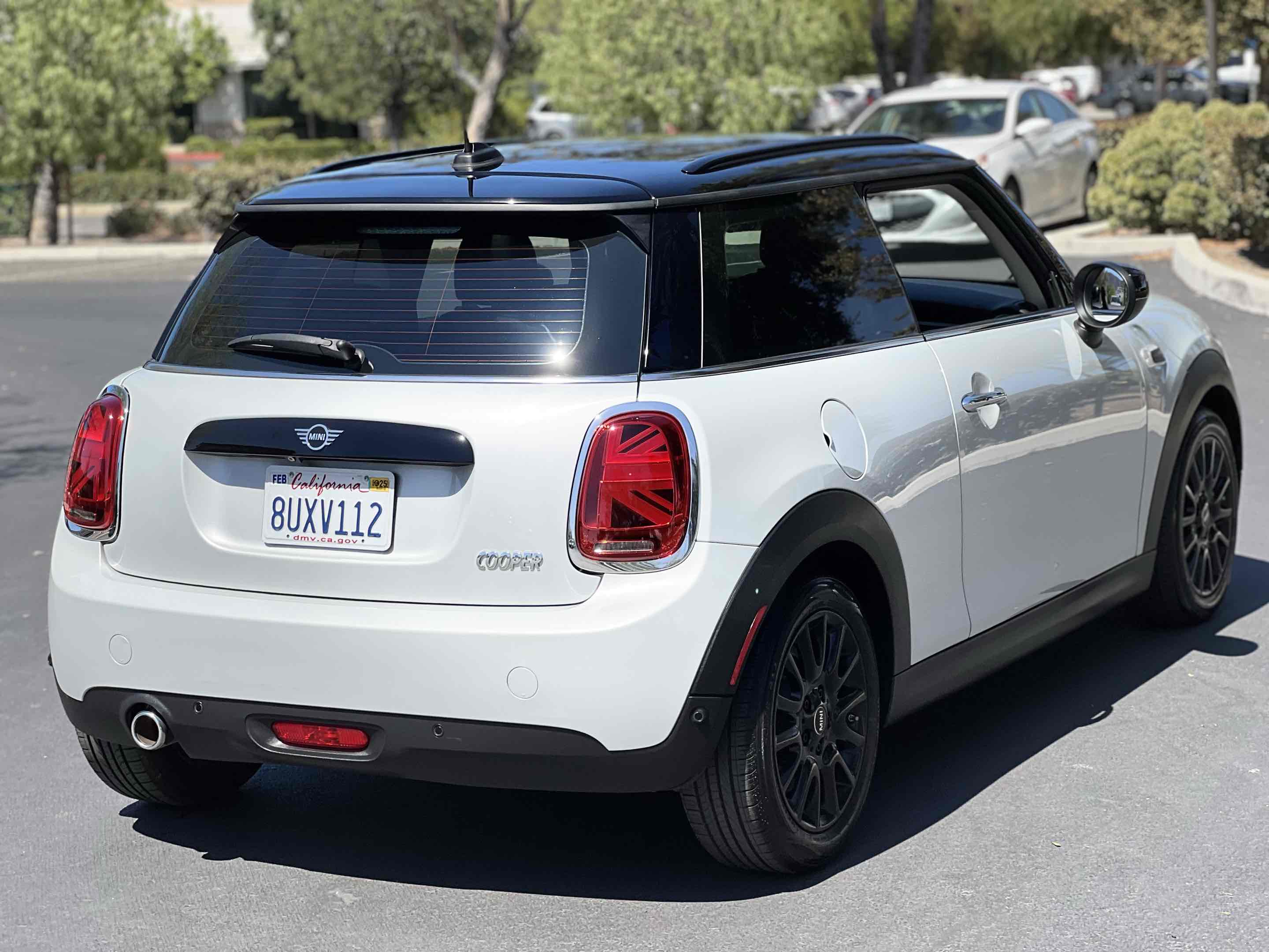 2021 Mini Cooper 2 Door Hardtop Signature photo 13