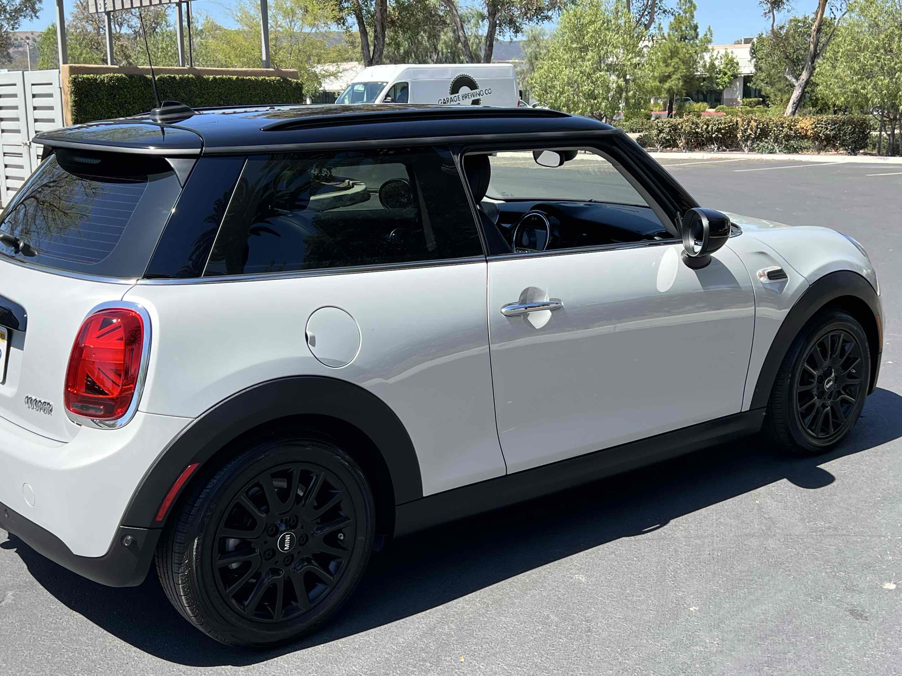 2021 Mini Cooper 2 Door Hardtop Signature photo 17