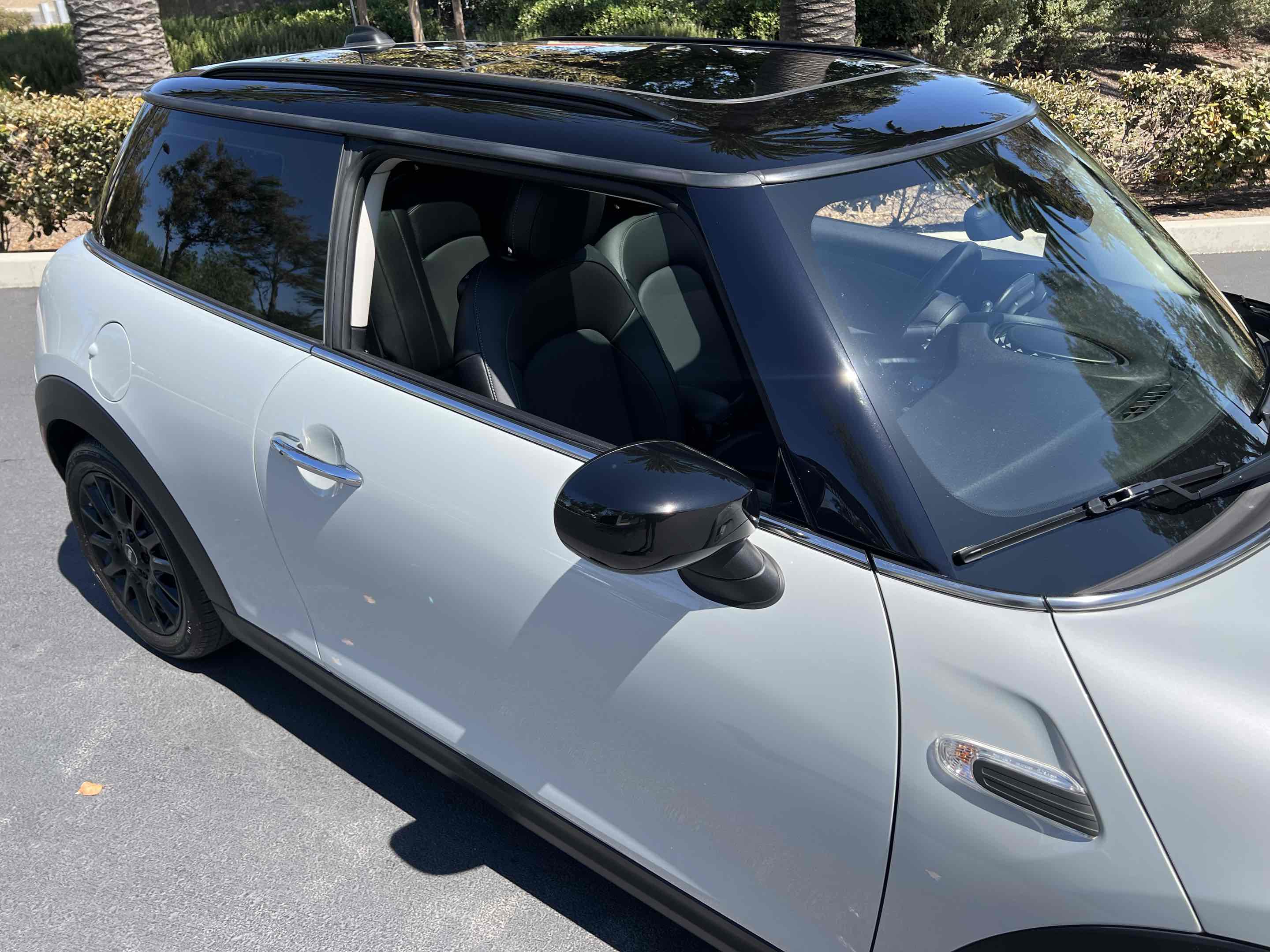 2021 Mini Cooper 2 Door Hardtop Signature photo 31
