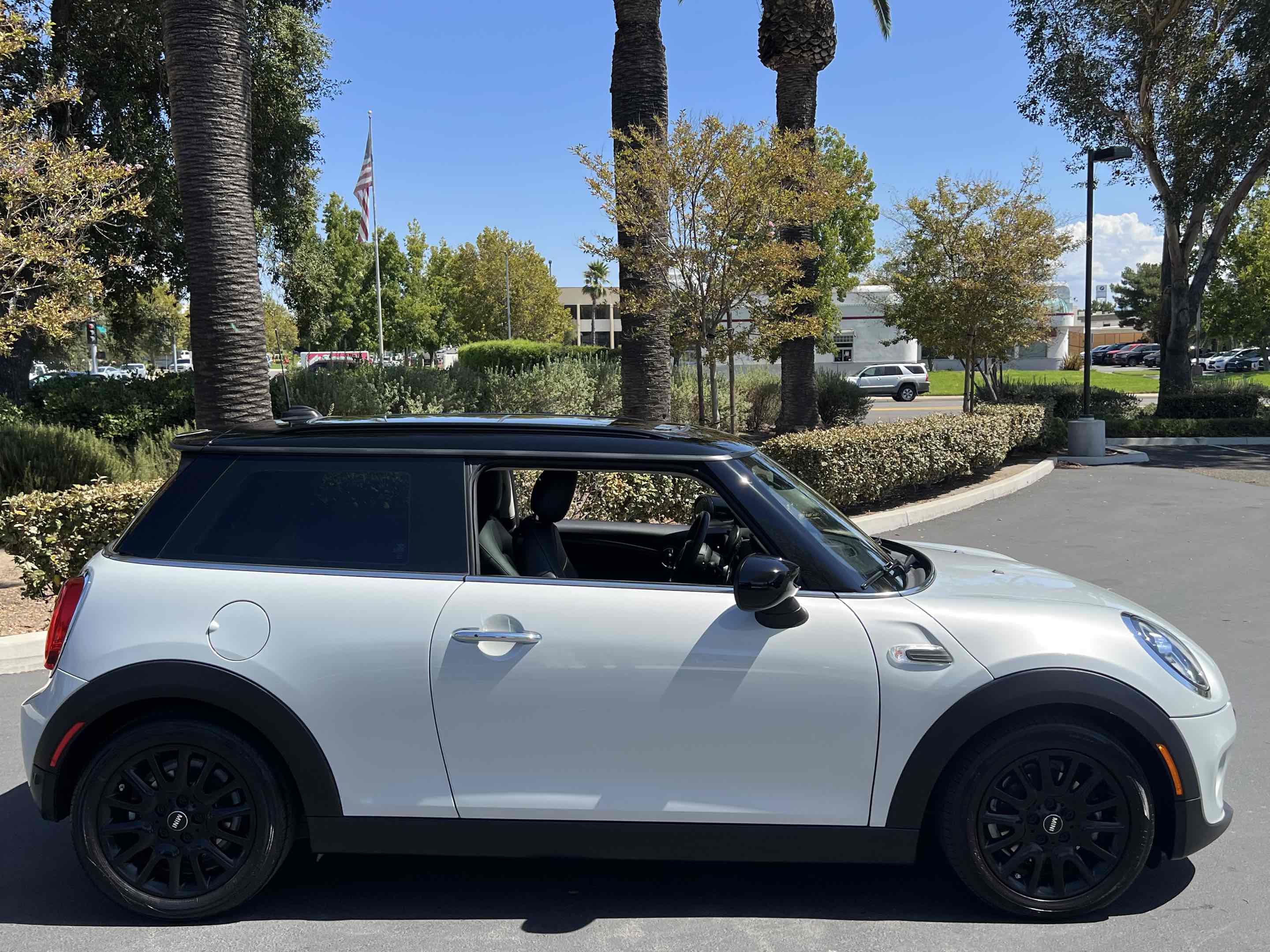 2021 Mini Cooper 2 Door Hardtop Signature photo 40