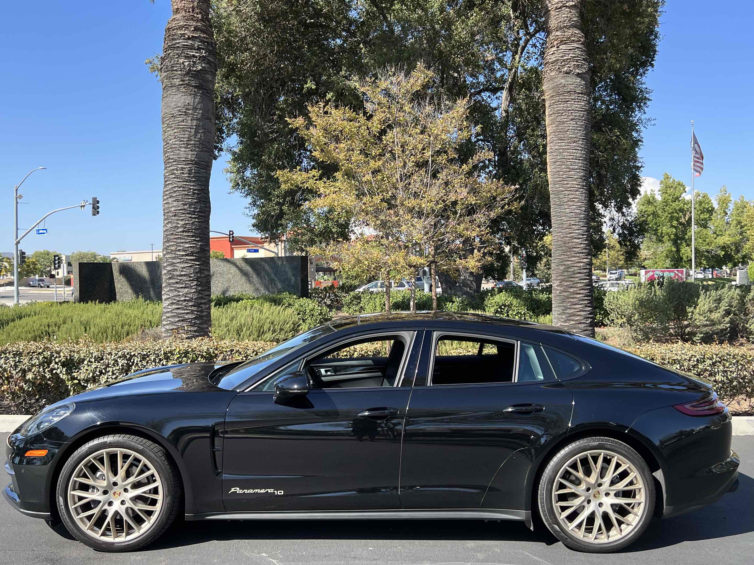 2020 Porsche Panamera 4 photo 4