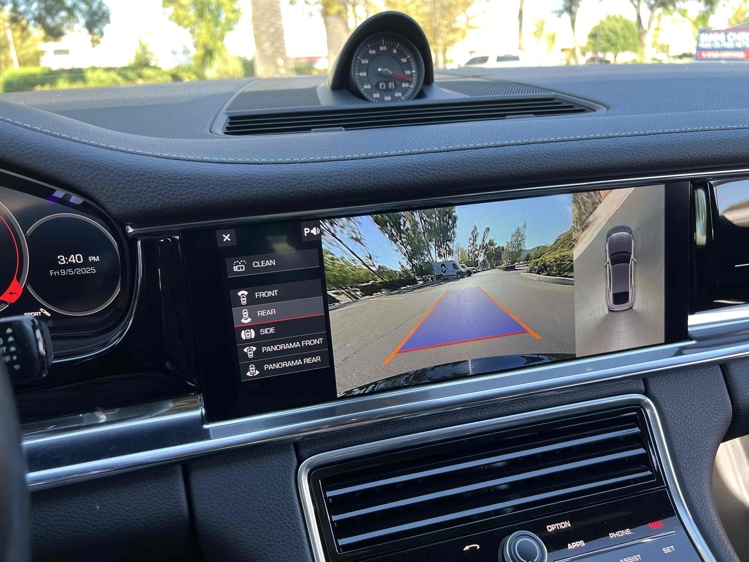 2020 Porsche Panamera 4 photo 9