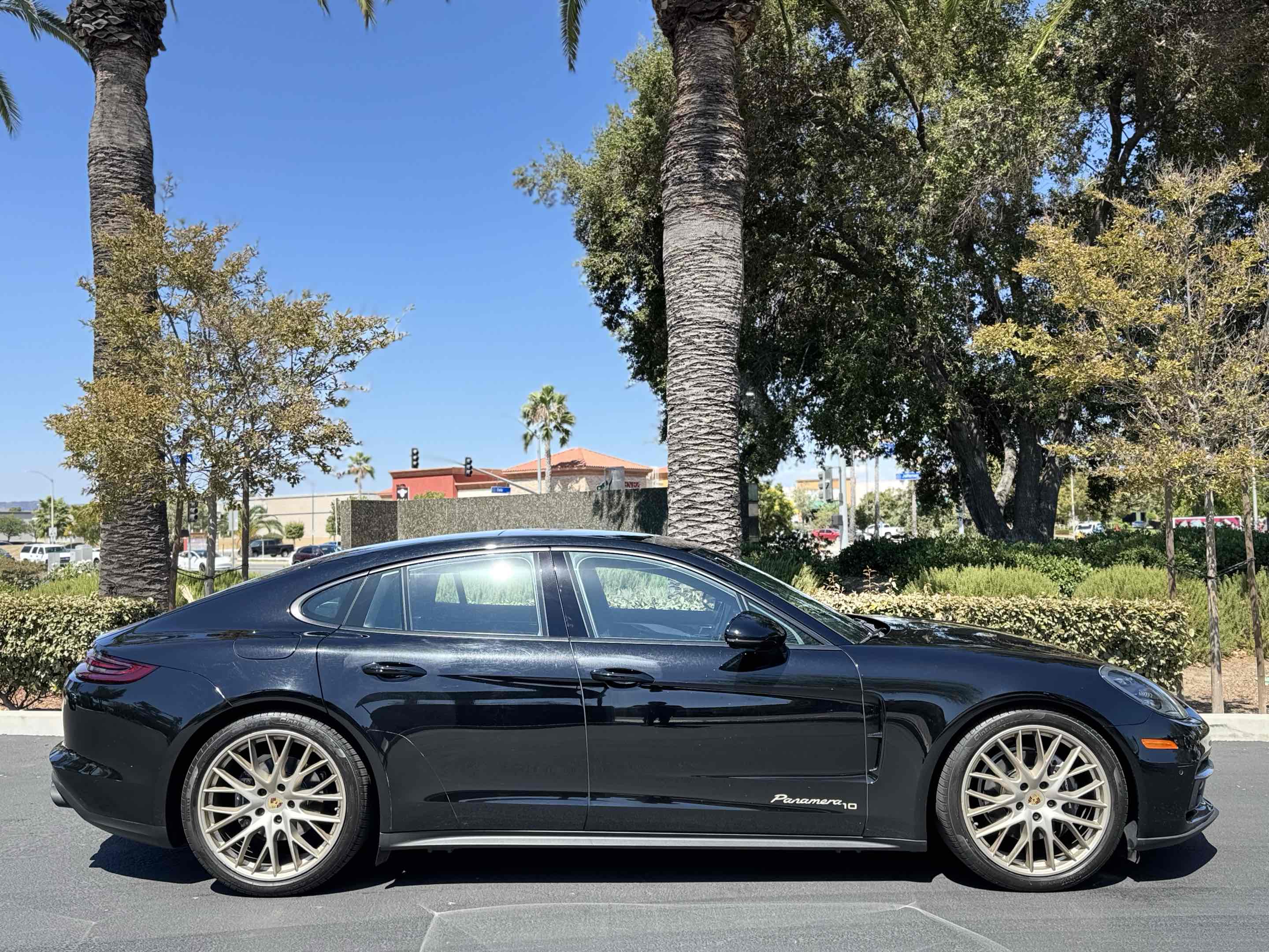2020 Porsche Panamera 4 photo 28