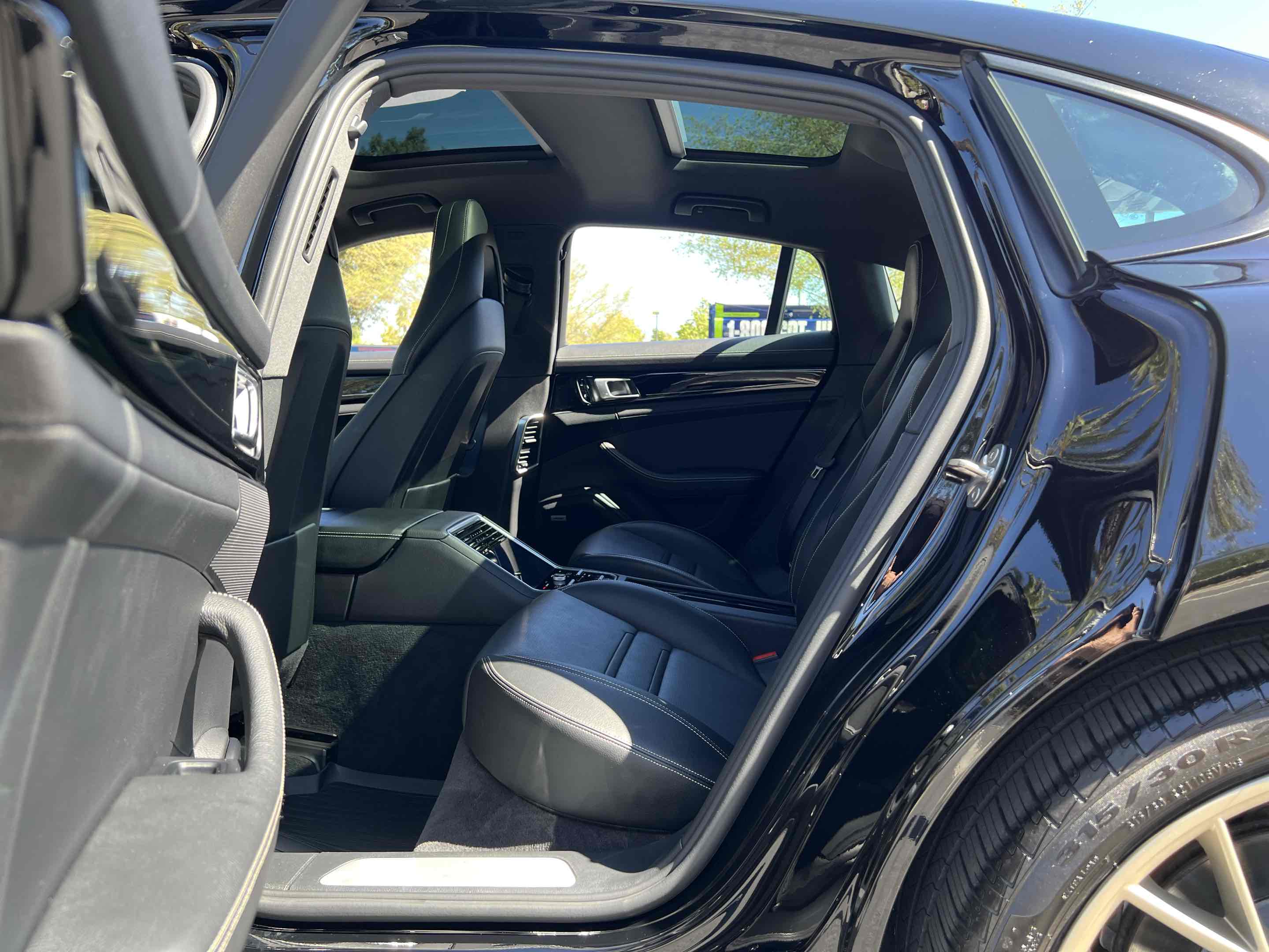 2020 Porsche Panamera 4 photo 40