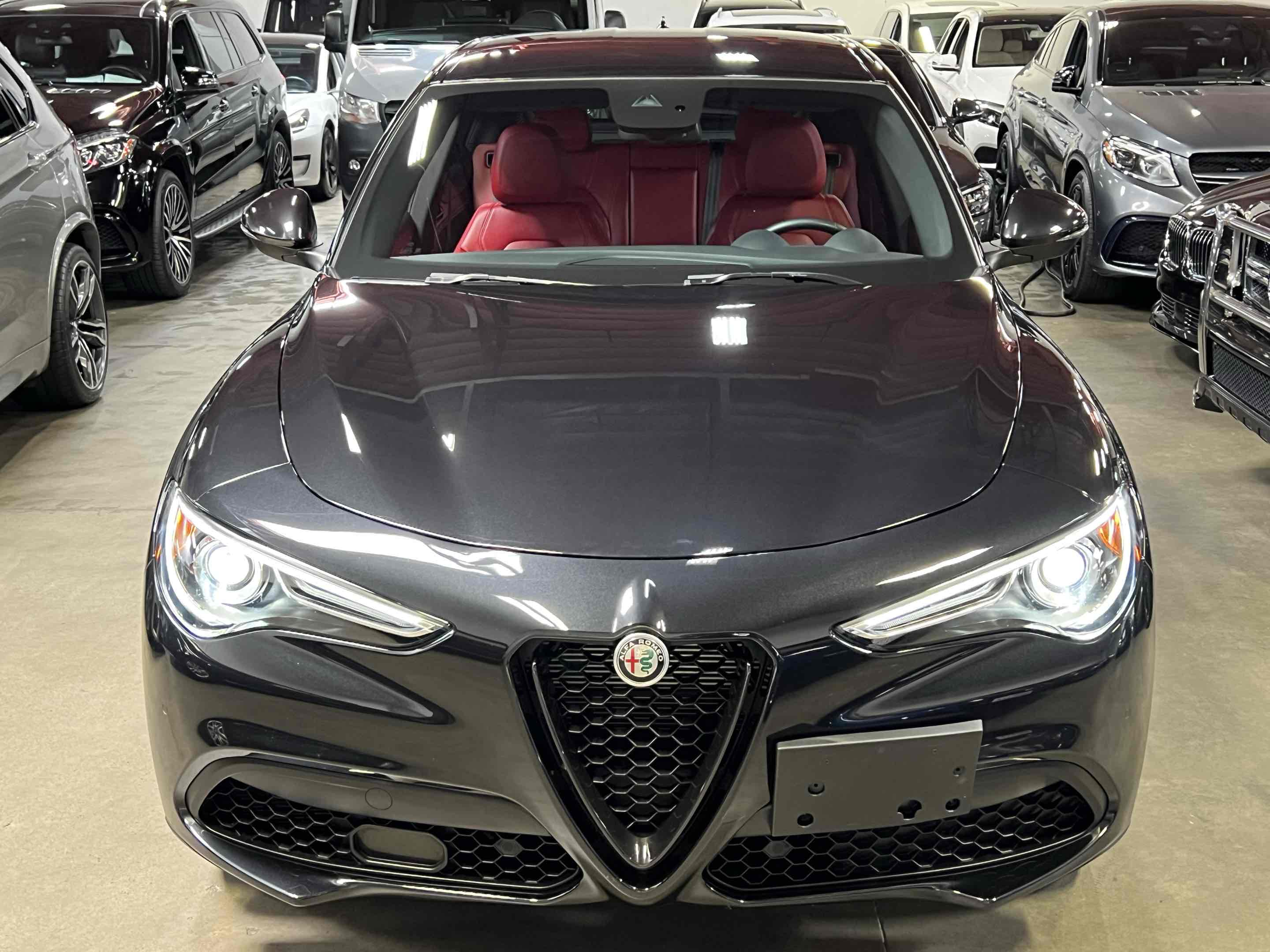 2023 Alfa Romeo Stelvio Sprint photo 7