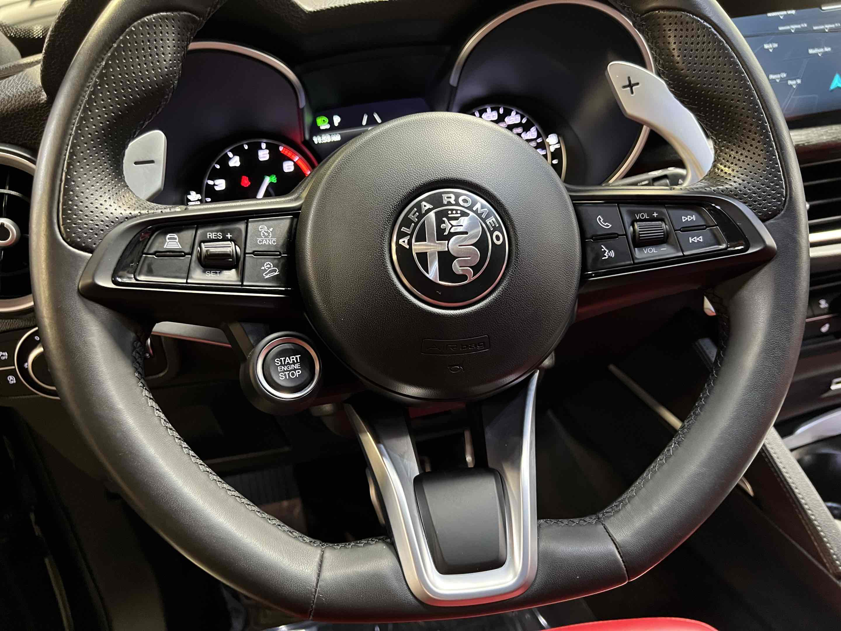 2023 Alfa Romeo Stelvio Sprint photo 9
