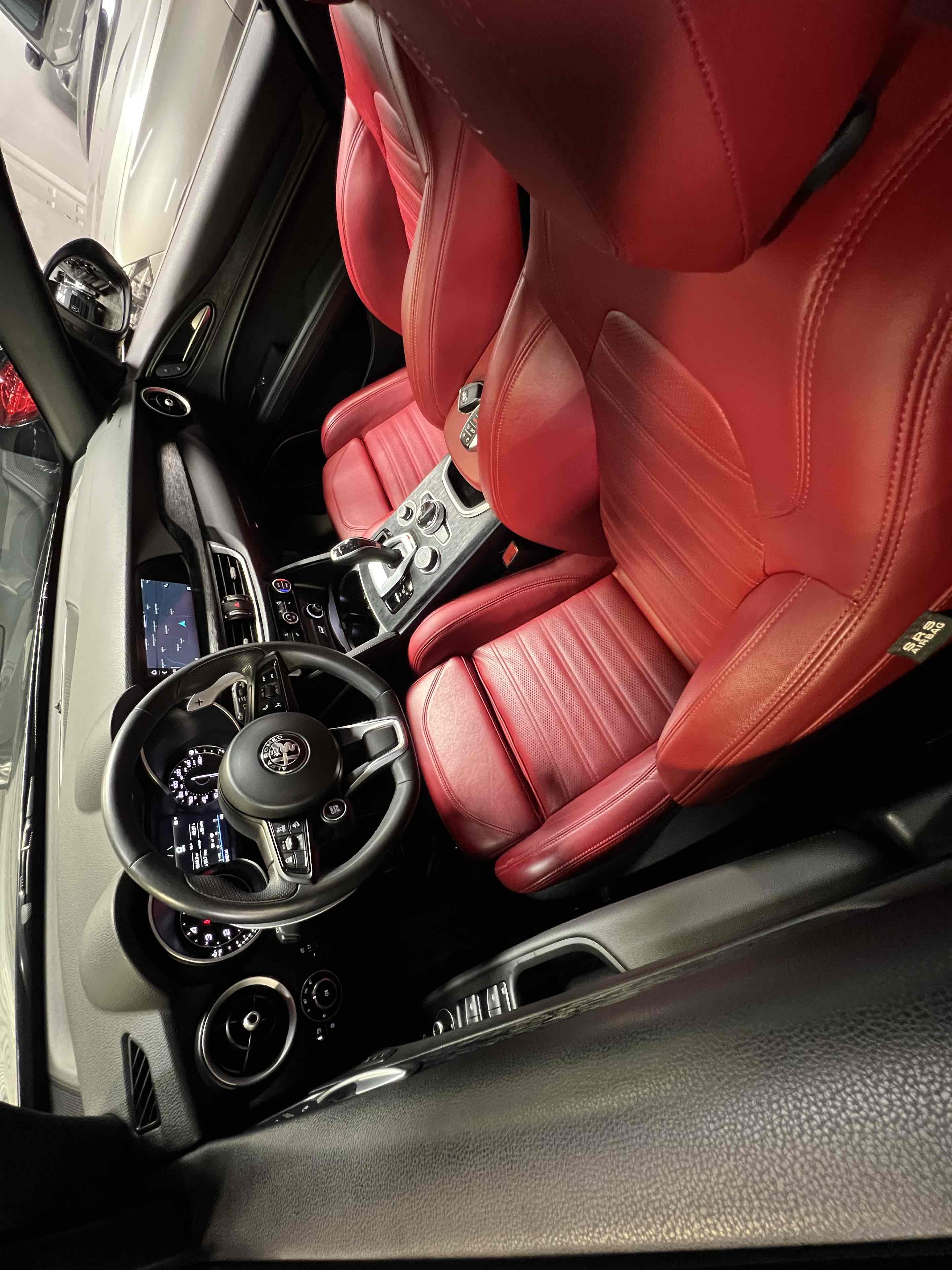 2023 Alfa Romeo Stelvio Sprint photo 14