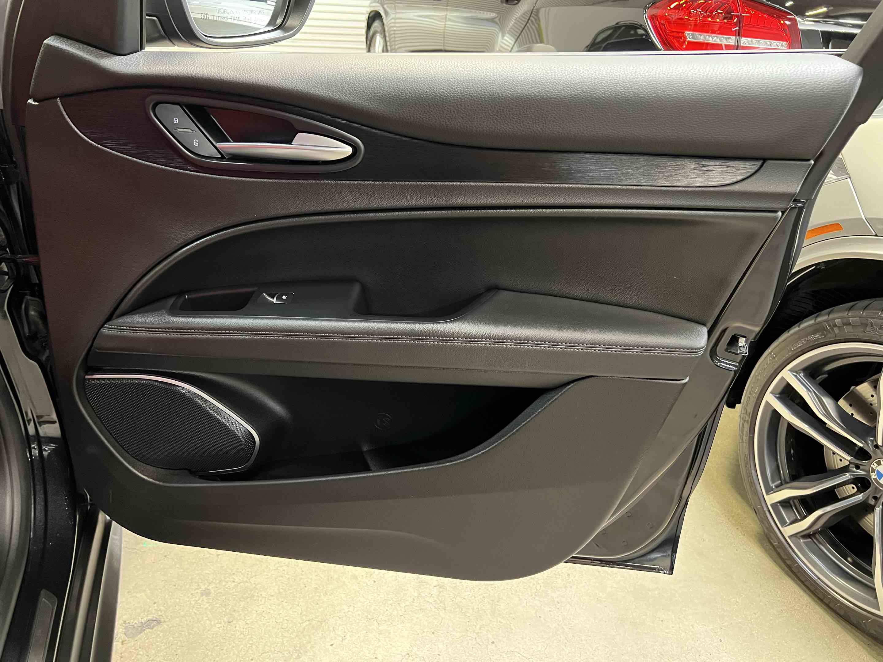 2023 Alfa Romeo Stelvio Sprint photo 24