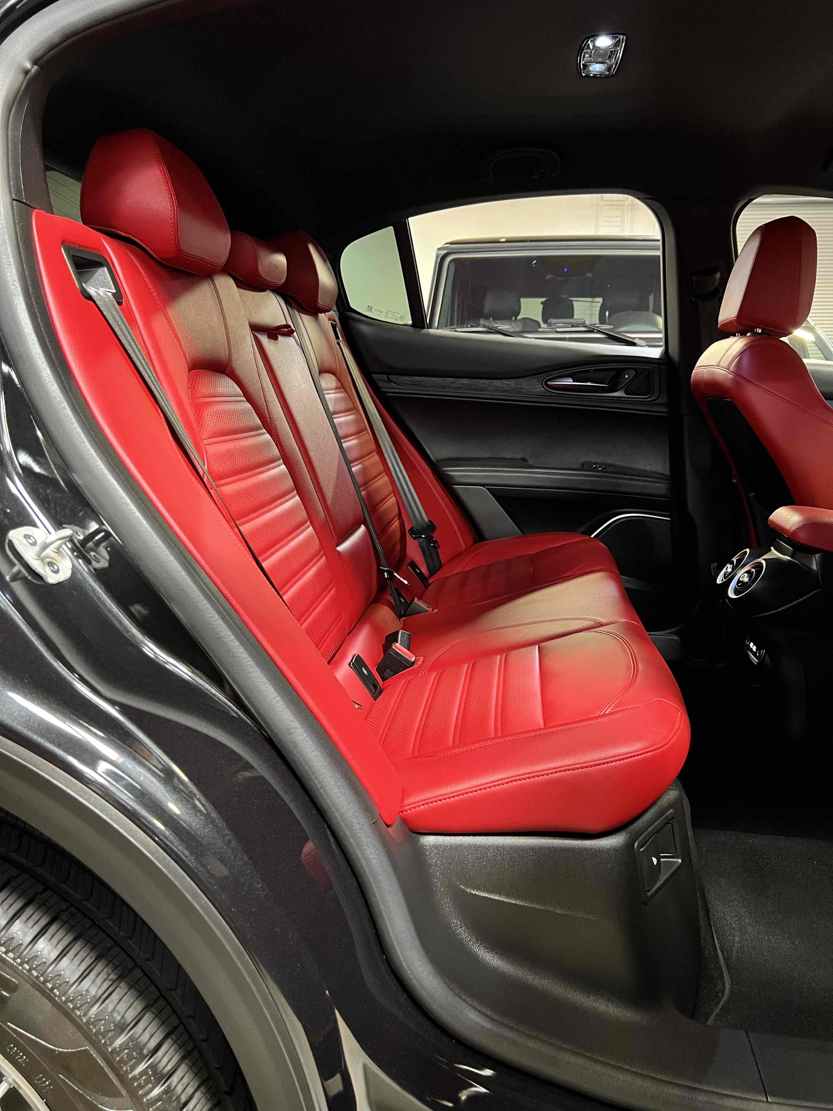 2023 Alfa Romeo Stelvio Sprint photo 25