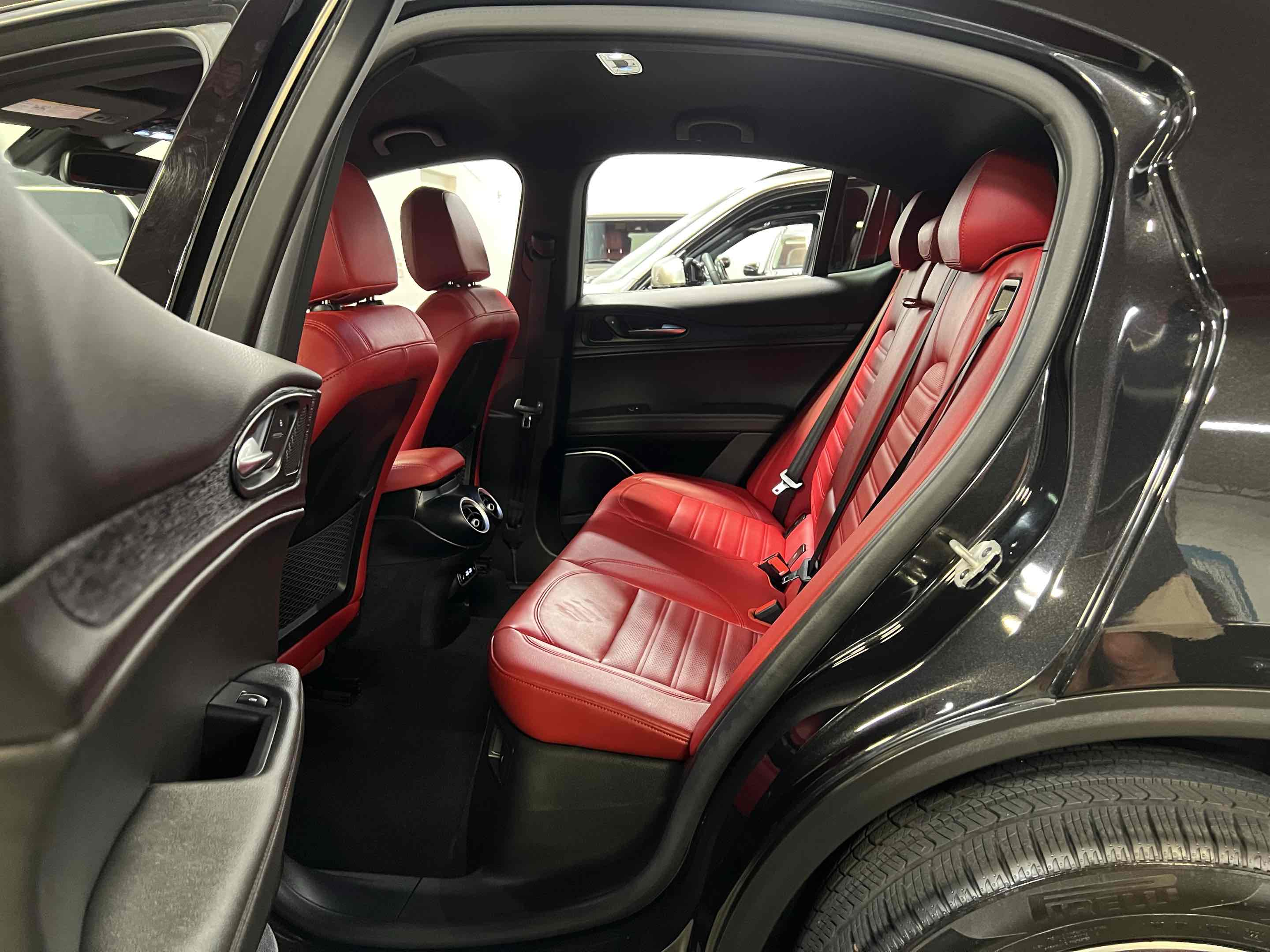 2023 Alfa Romeo Stelvio Sprint photo 34