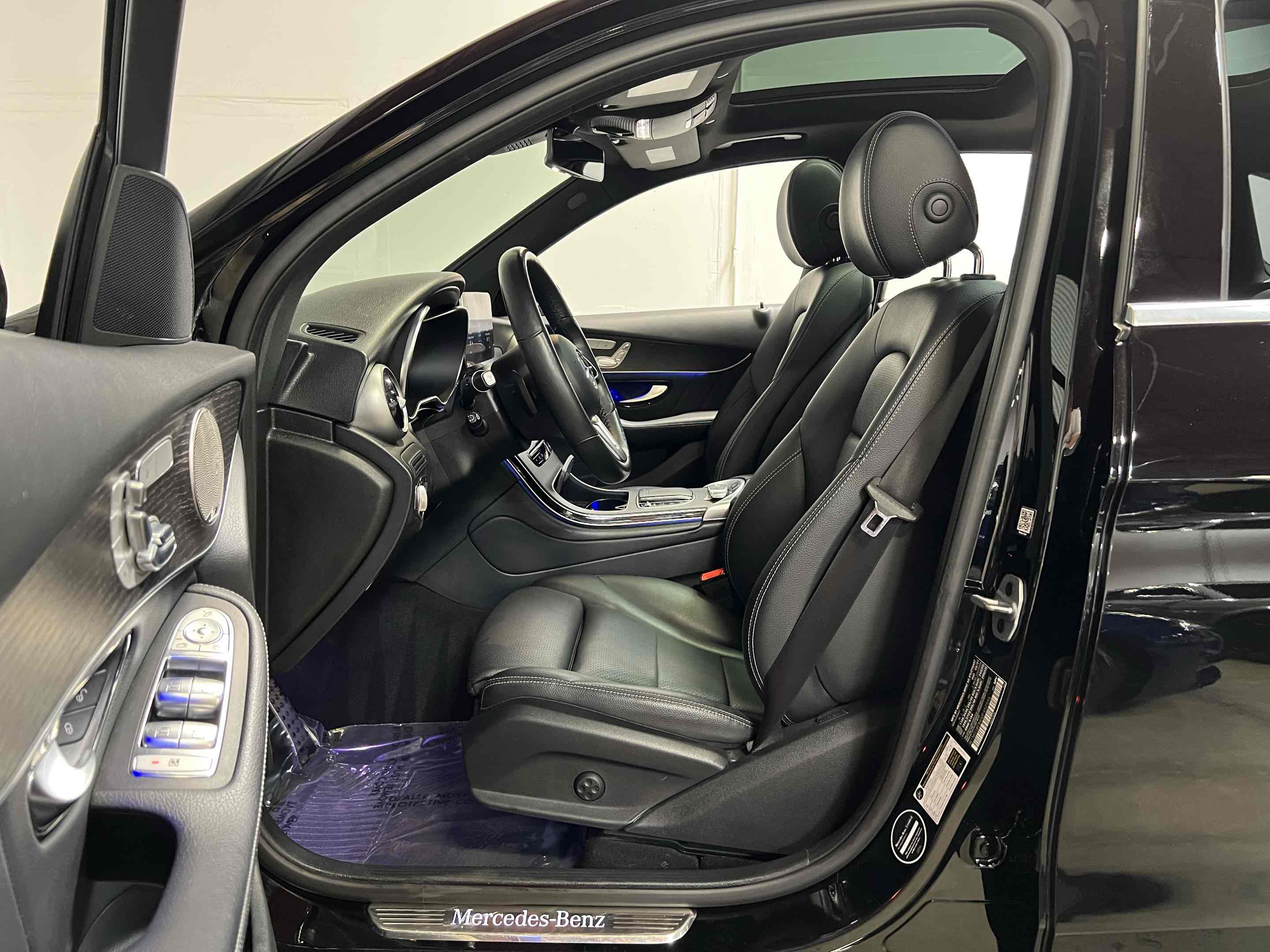 2021 Mercedes Benz GLC 300 4MATIC AMG photo 6