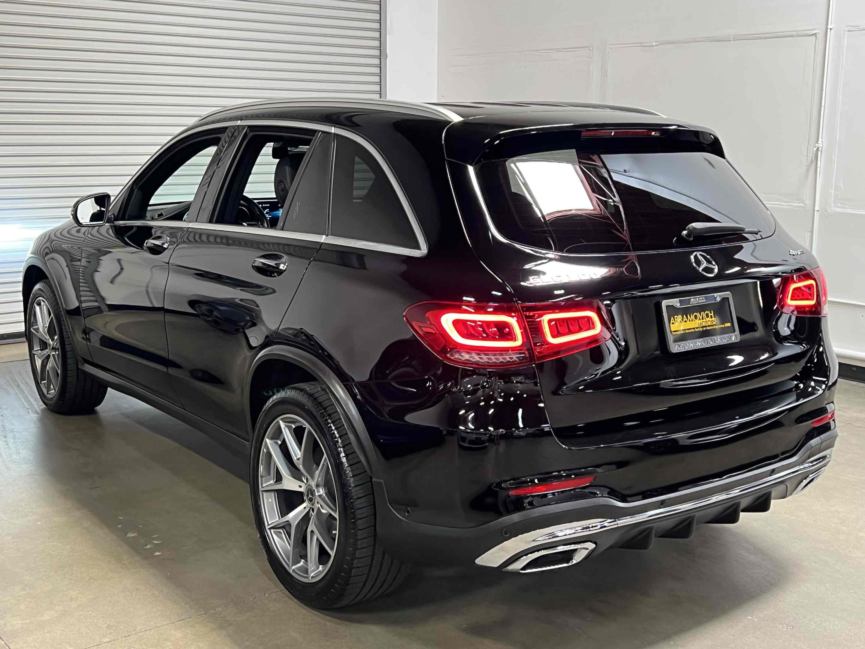 2021 Mercedes Benz GLC 300 4MATIC AMG photo 4