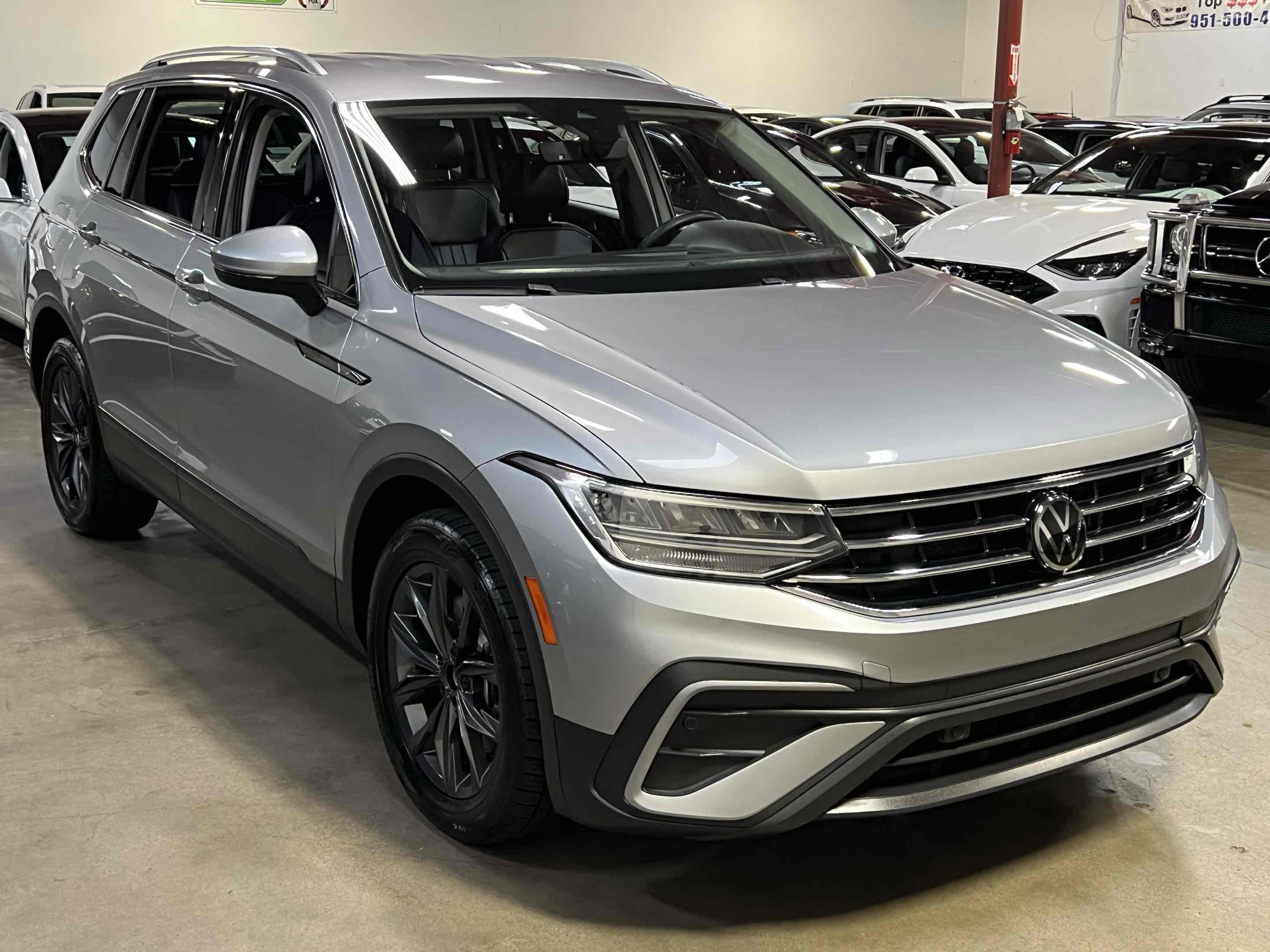 2022 Volkswagen Tiguan SE photo 3