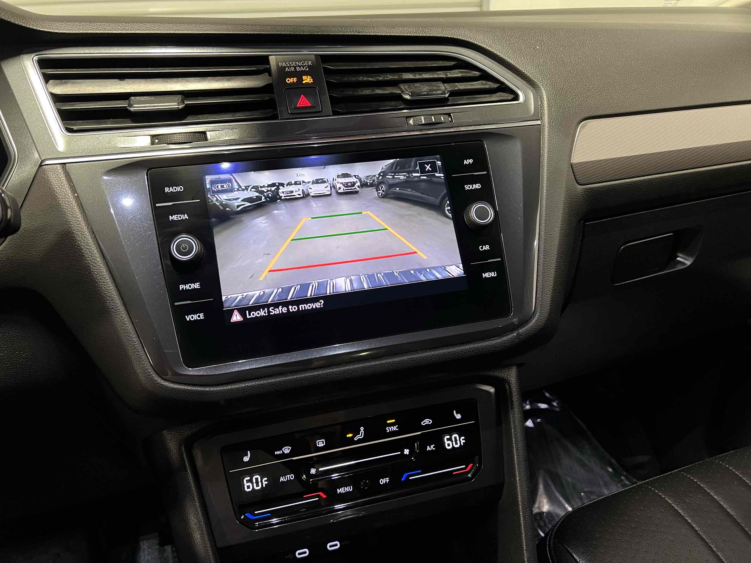 2022 Volkswagen Tiguan SE photo 9