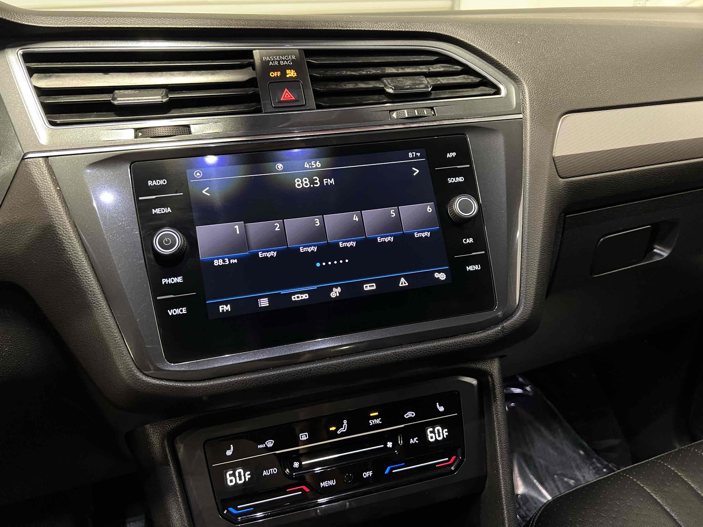 2022 Volkswagen Tiguan SE photo 40