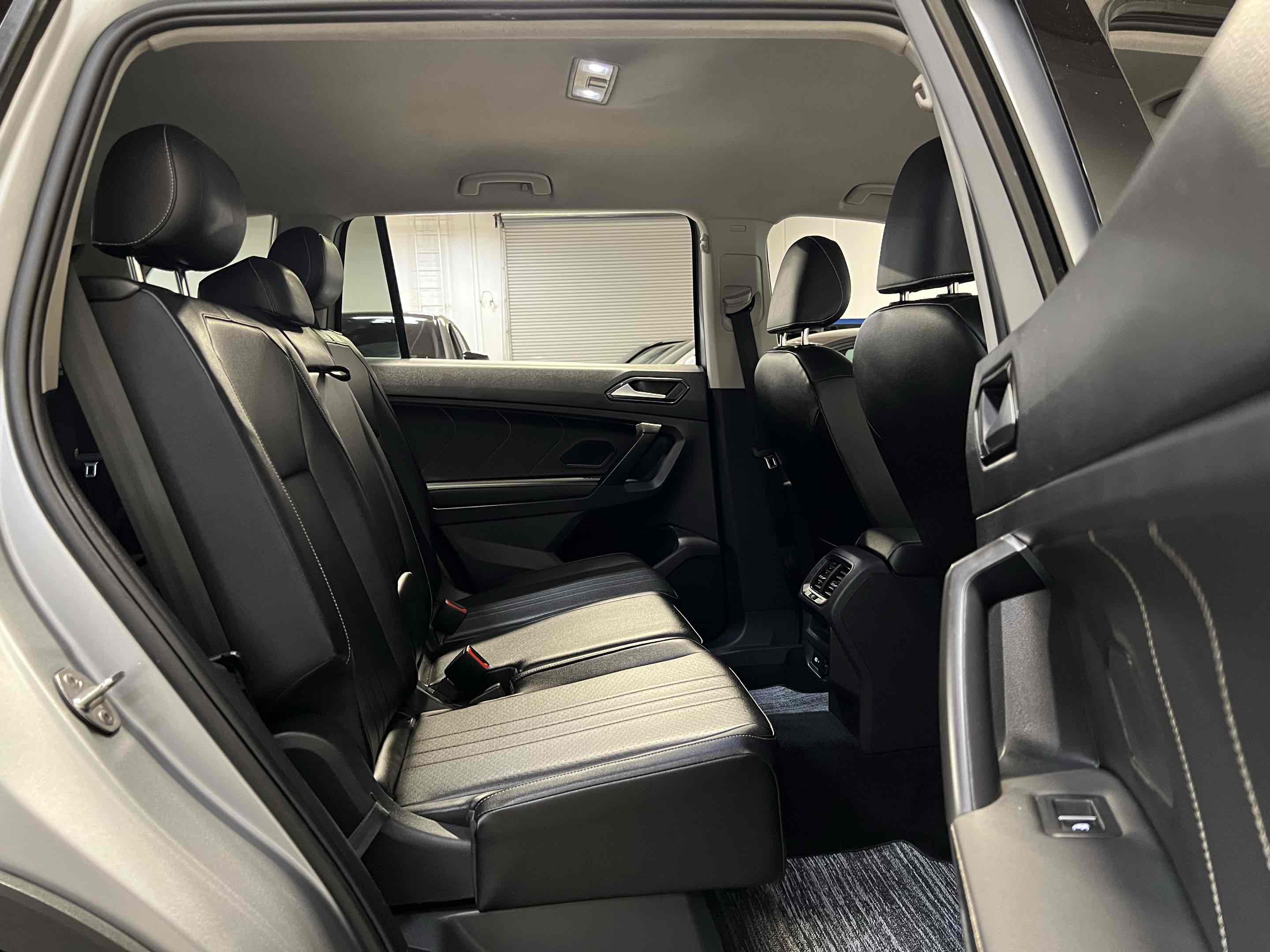 2022 Volkswagen Tiguan SE - Photo 35