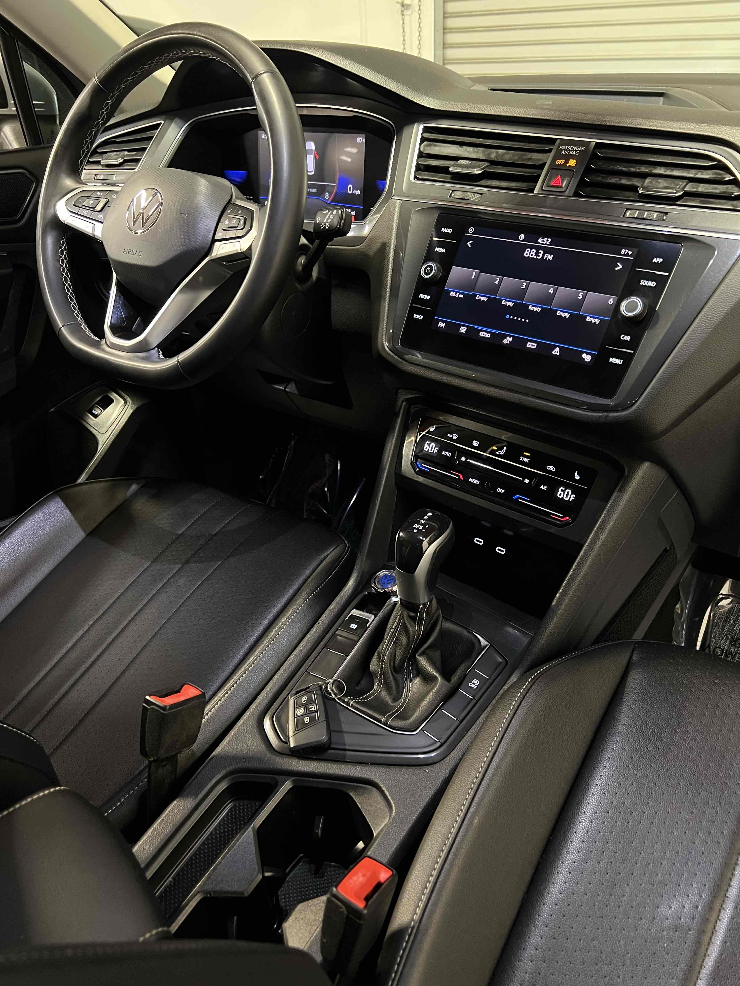 2022 Volkswagen Tiguan SE photo 48