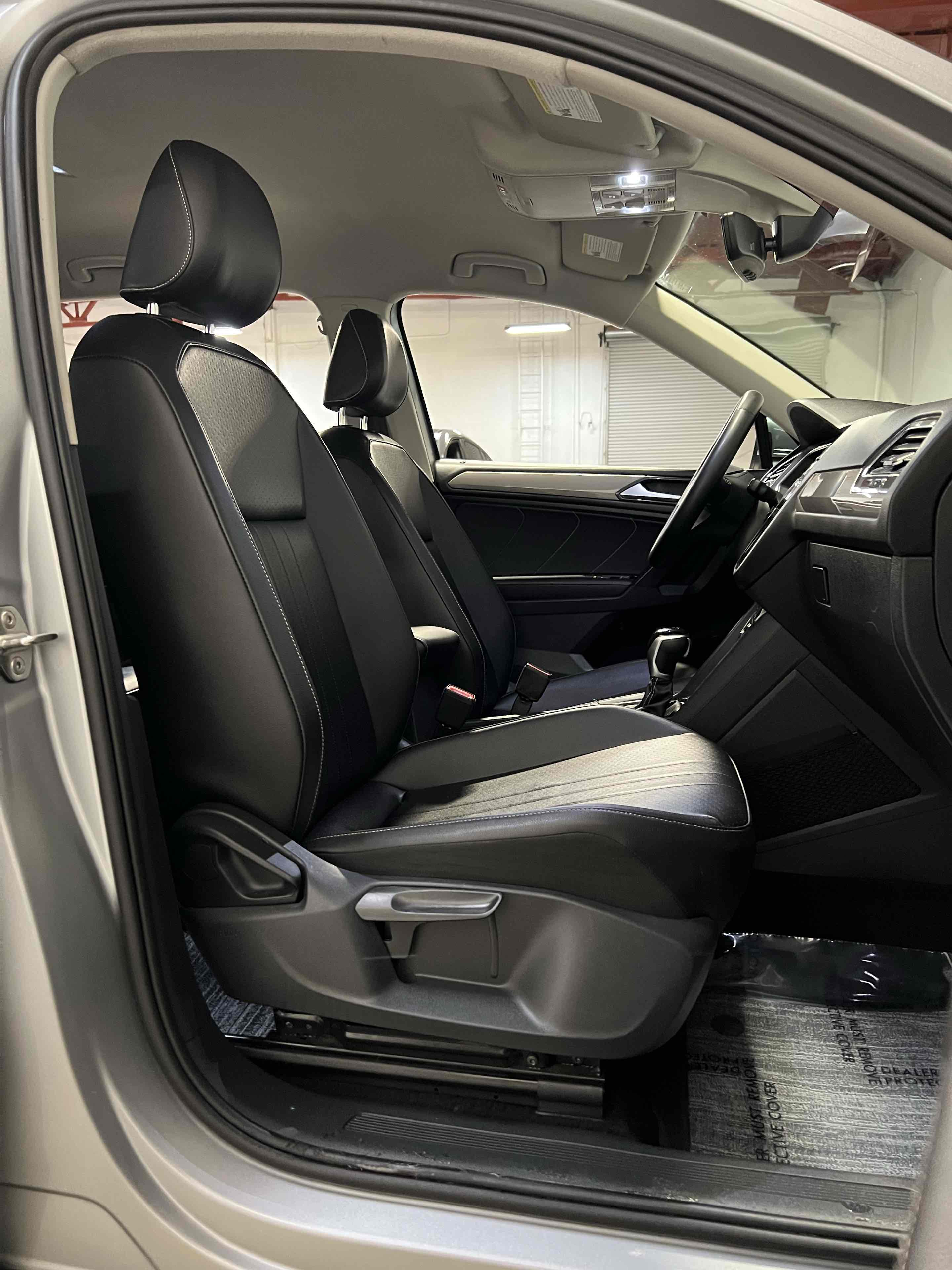 2022 Volkswagen Tiguan SE - Photo 37