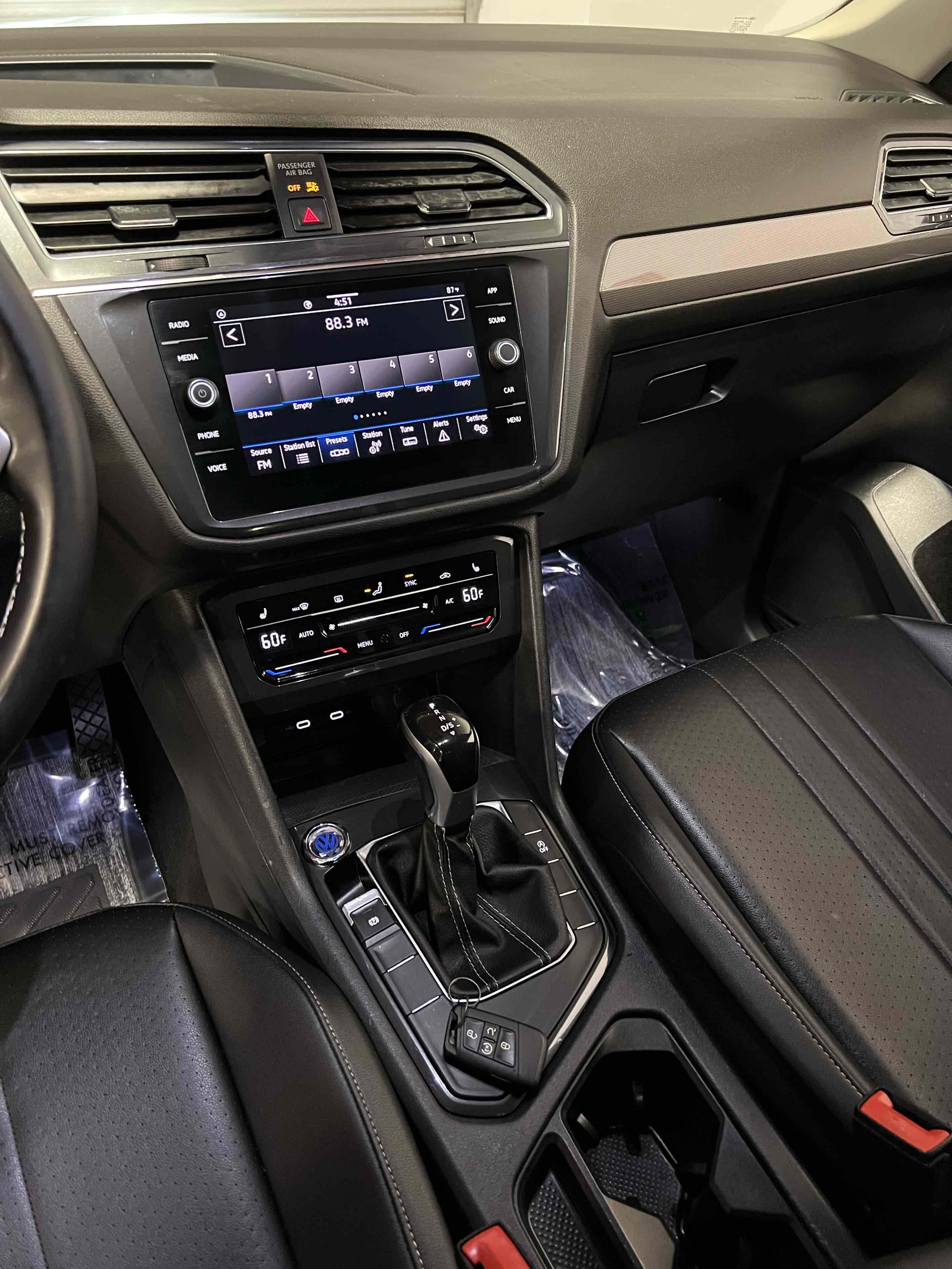 2022 Volkswagen Tiguan SE photo 38