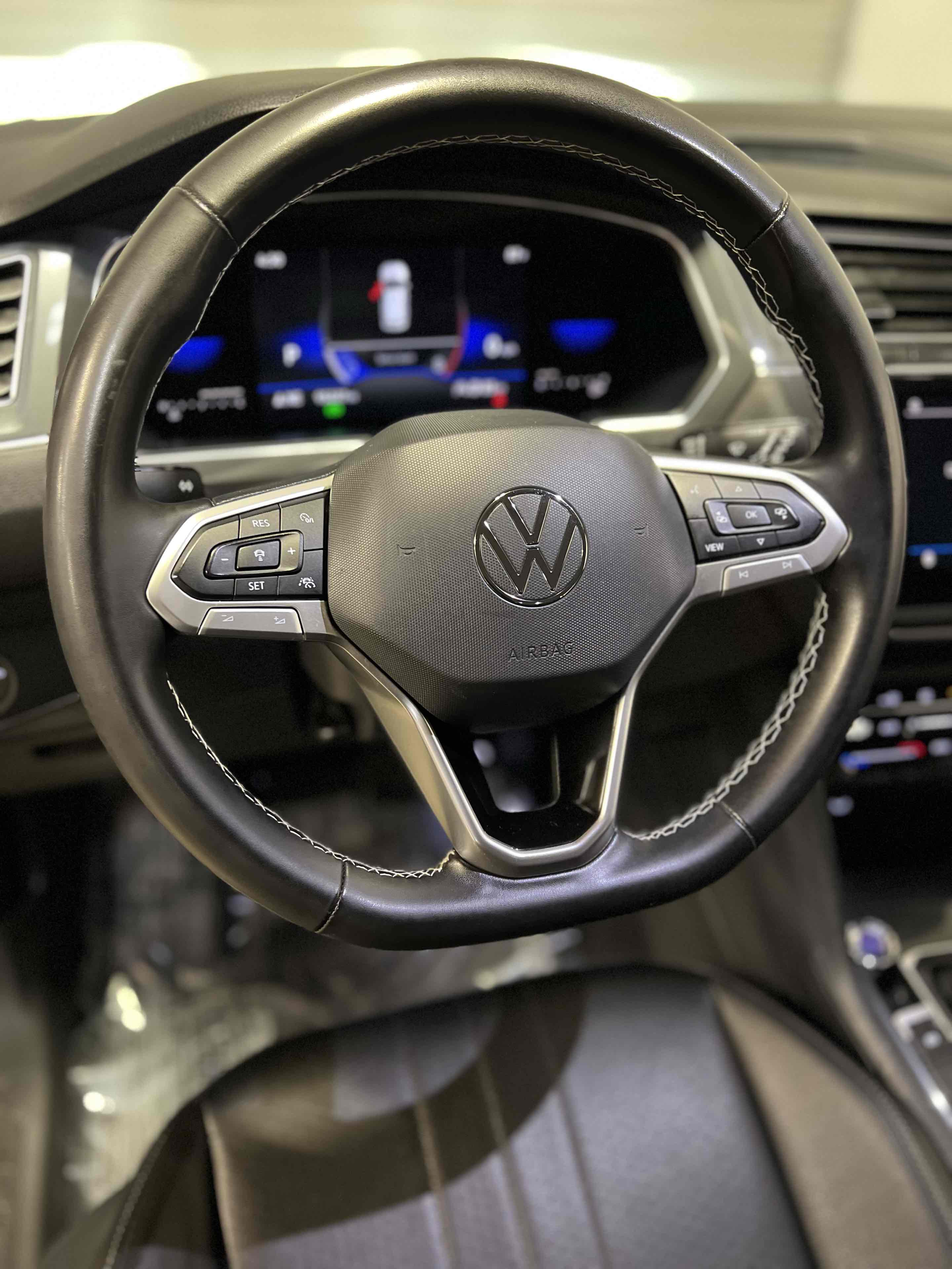 2022 Volkswagen Tiguan SE - Photo 40
