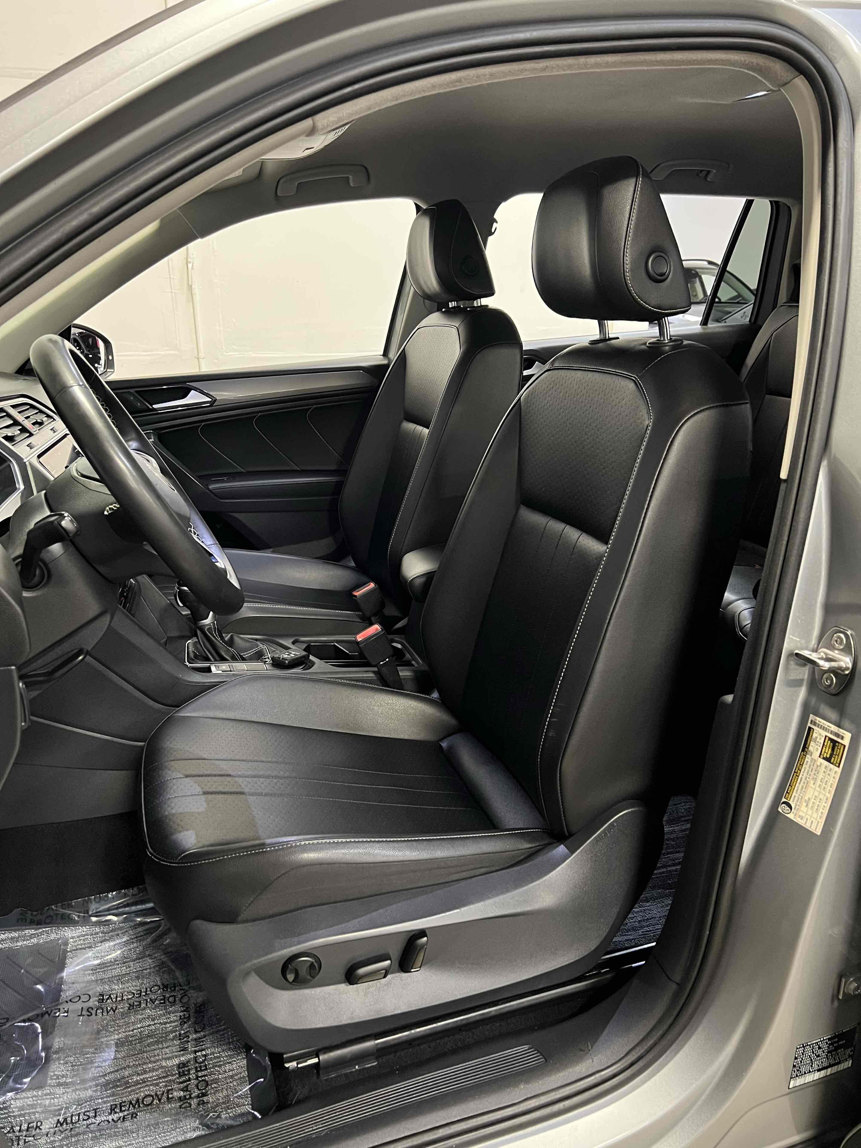 2022 Volkswagen Tiguan SE photo 41