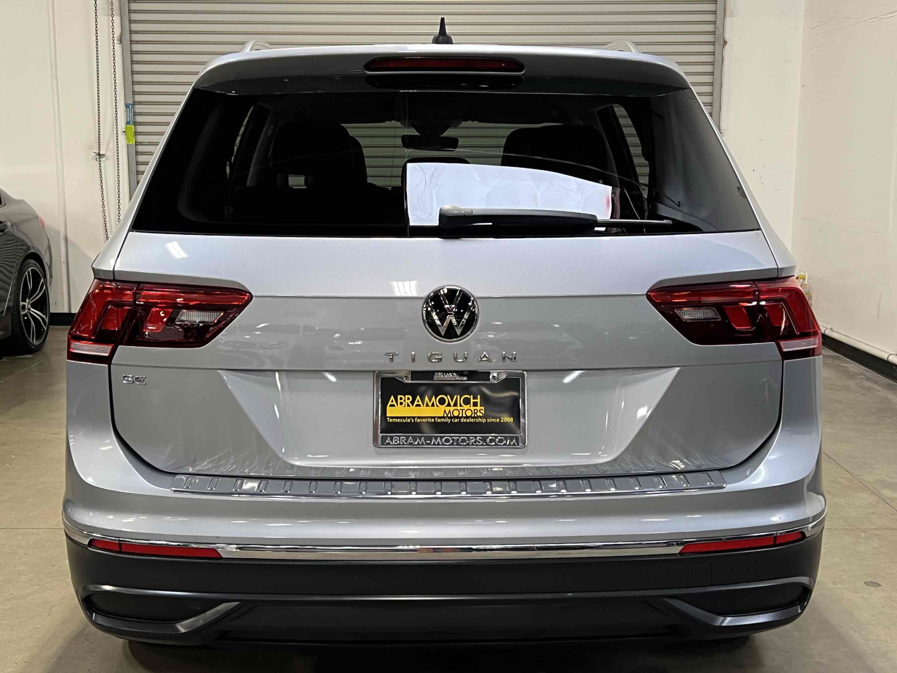 2022 Volkswagen Tiguan SE photo 29