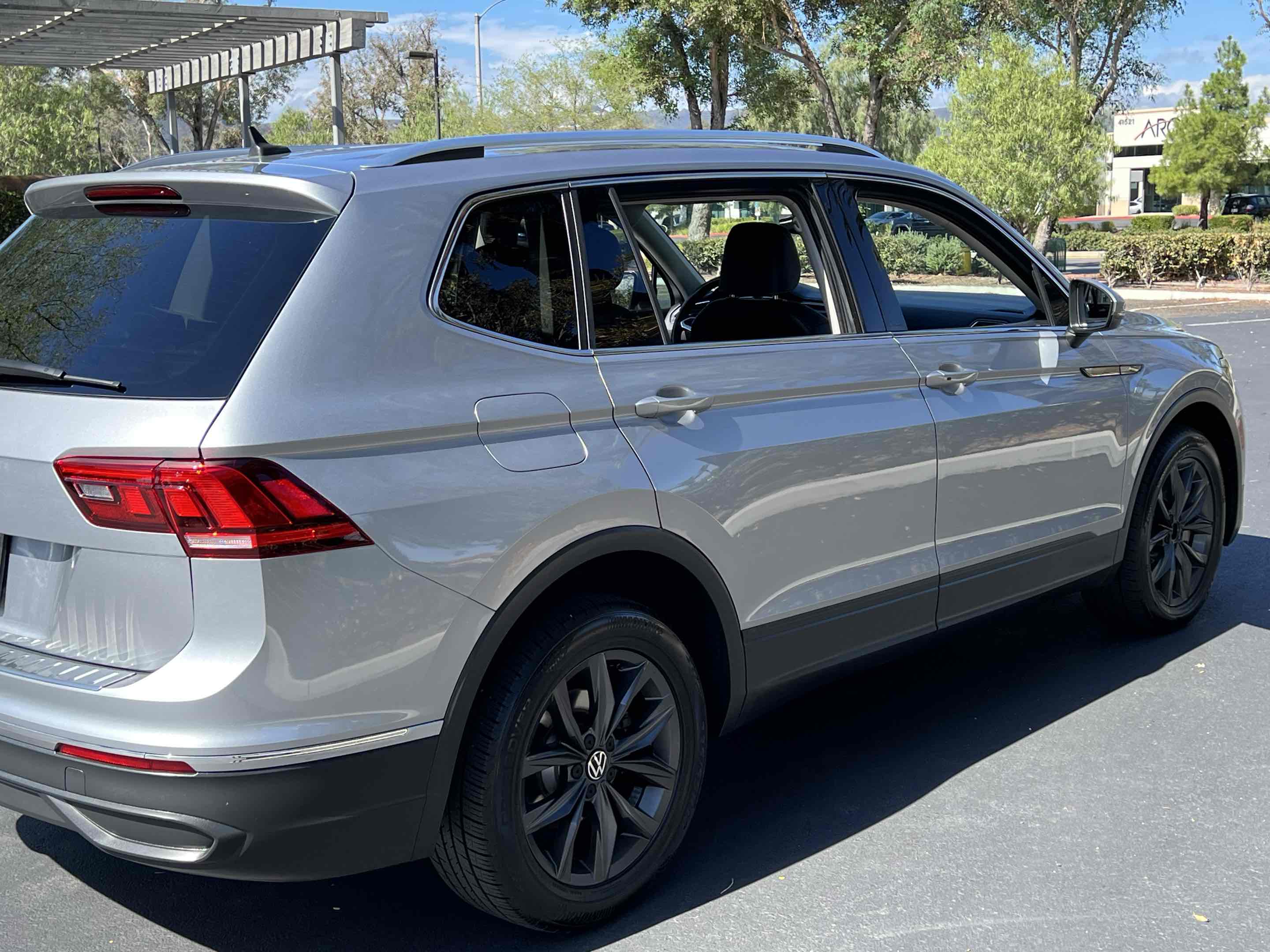 2022 Volkswagen Tiguan SE photo 56