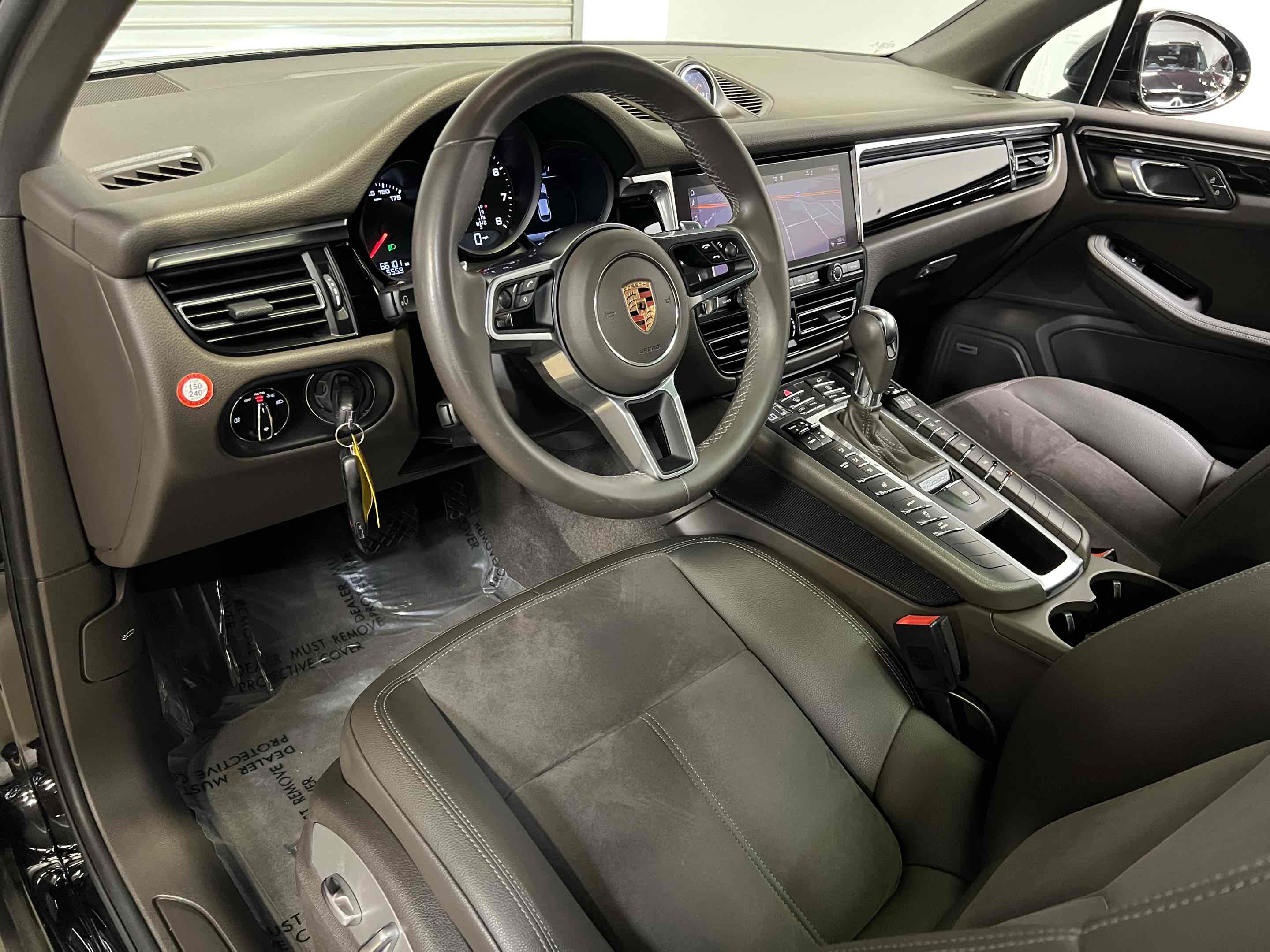 2019 Porsche Macan Turbo photo 3