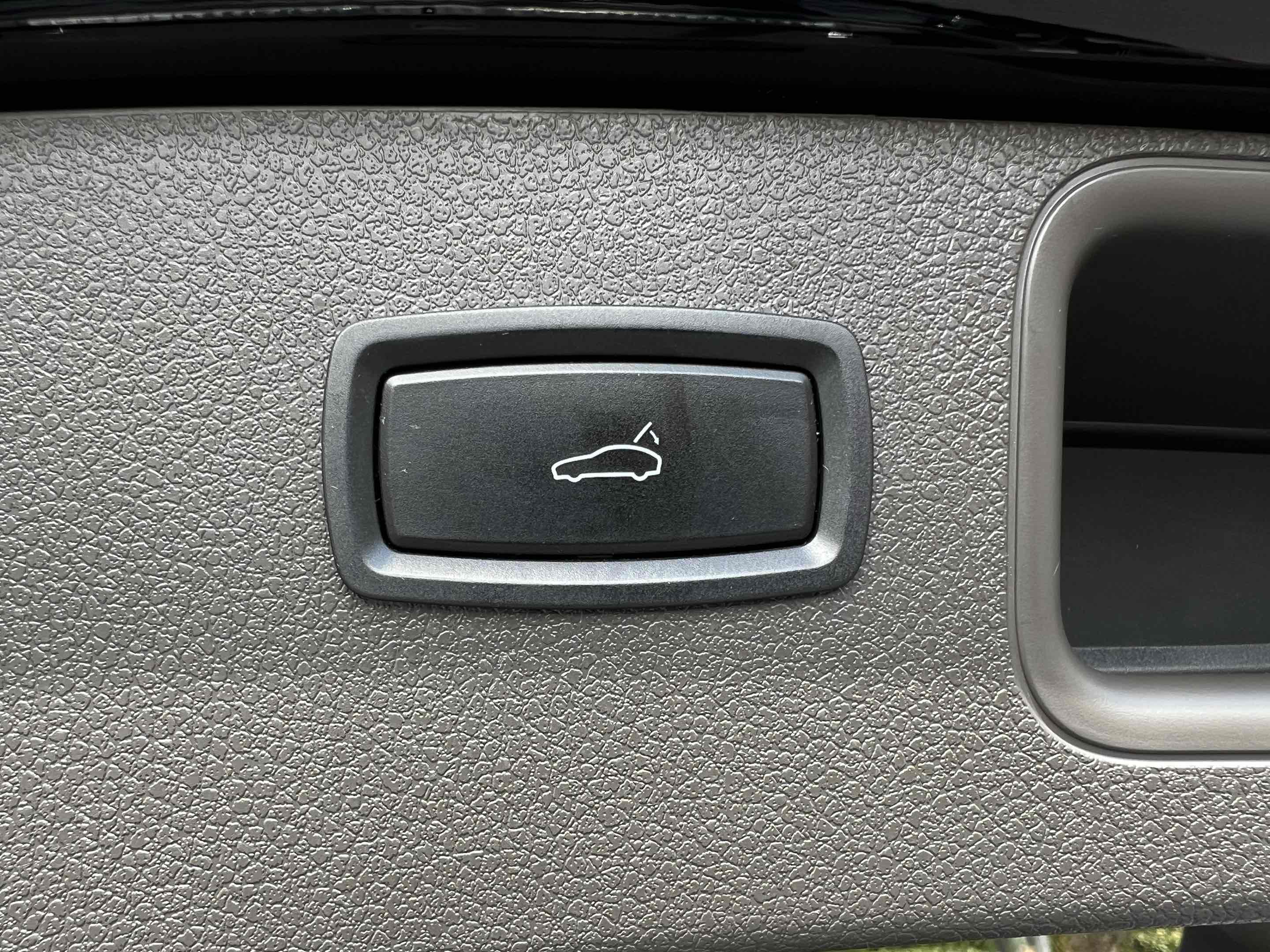 2019 Porsche Macan Turbo photo 11