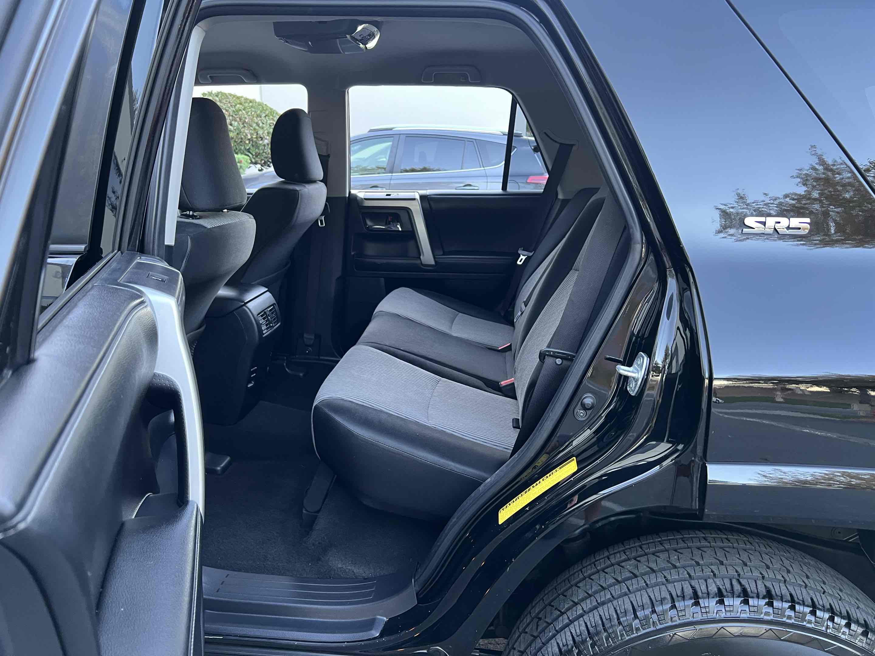 2014 Toyota 4Runner SR5 - Photo 5