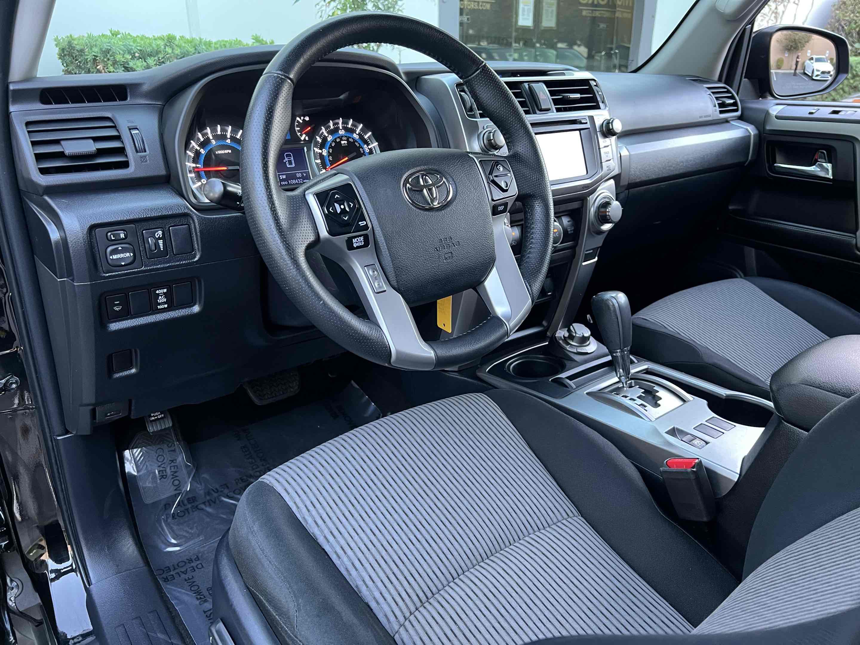 2014 Toyota 4Runner SR5 - Photo 3