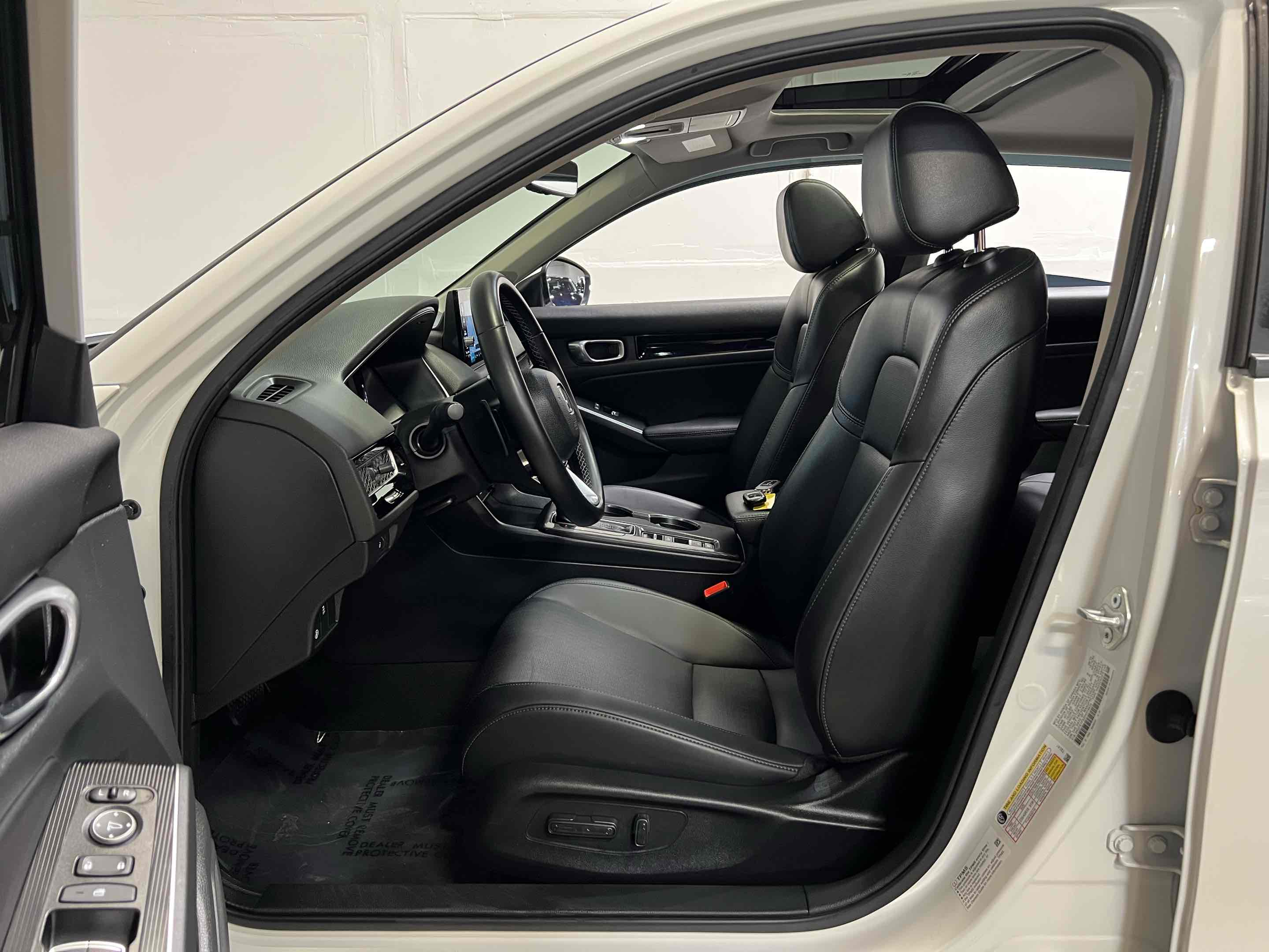 2023 Honda Civic Touring photo 6