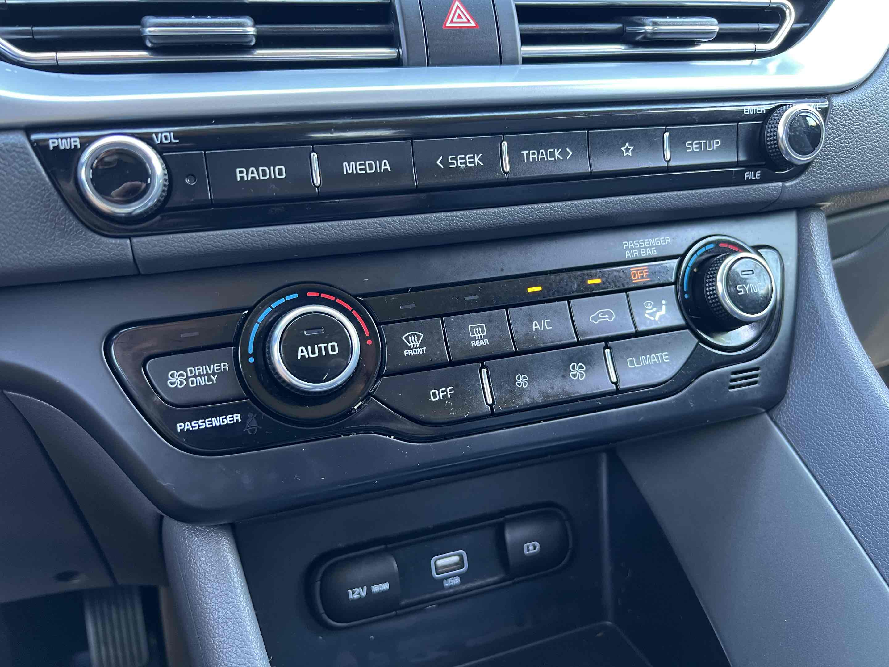 2020 Kia Niro LX photo 7