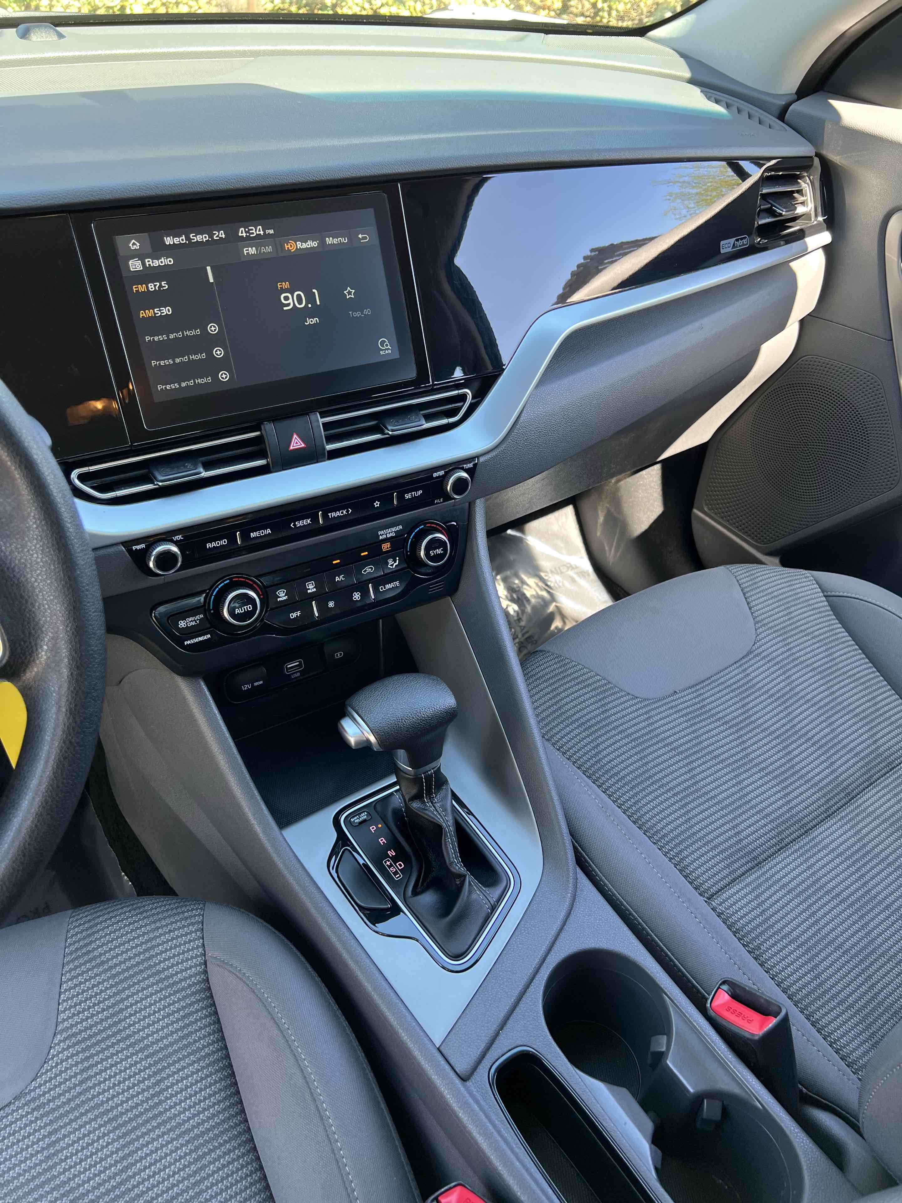 2020 Kia Niro LX photo 8